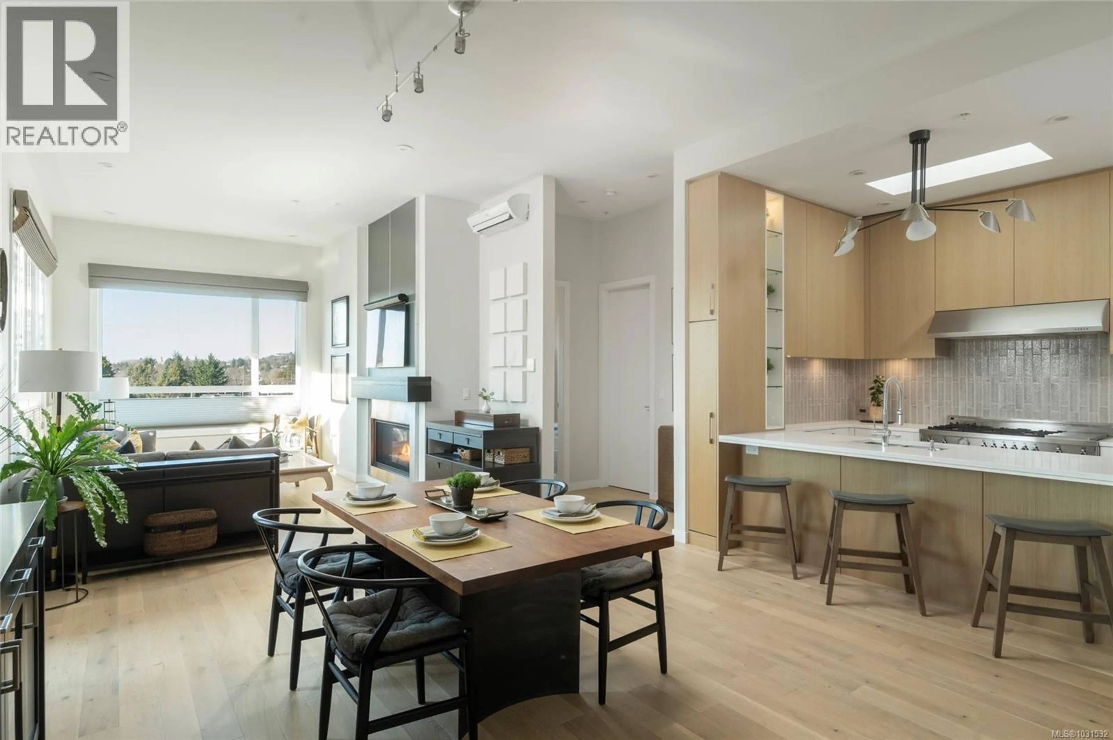 Open concept kitchen, unknown for PH5 - 2285 BOWKER AVENUE, Oak Bay British Columbia V8R2E2