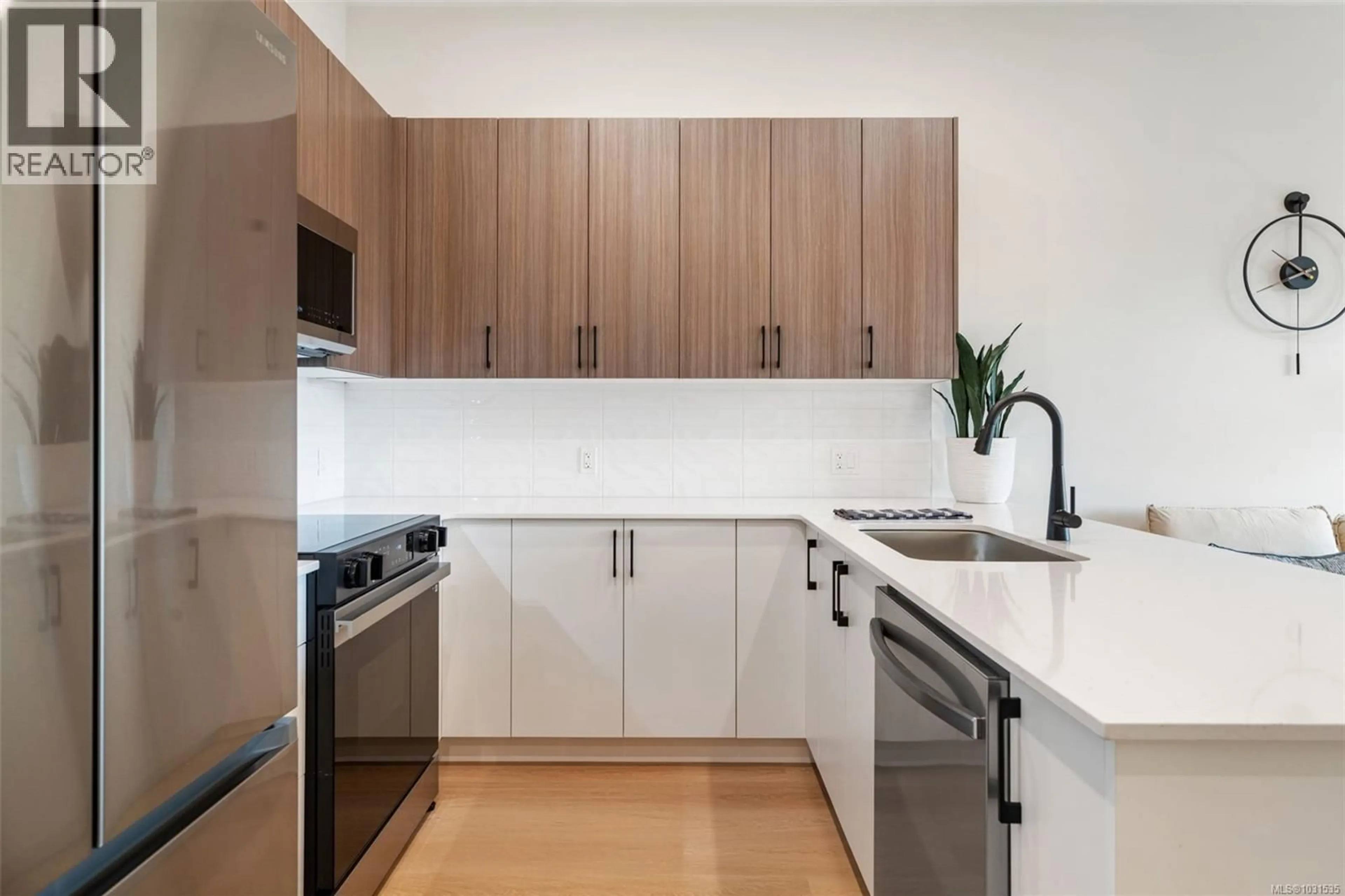 Standard kitchen, unknown for 613 - 2770 WINSTER ROAD, Langford British Columbia V9B7C7