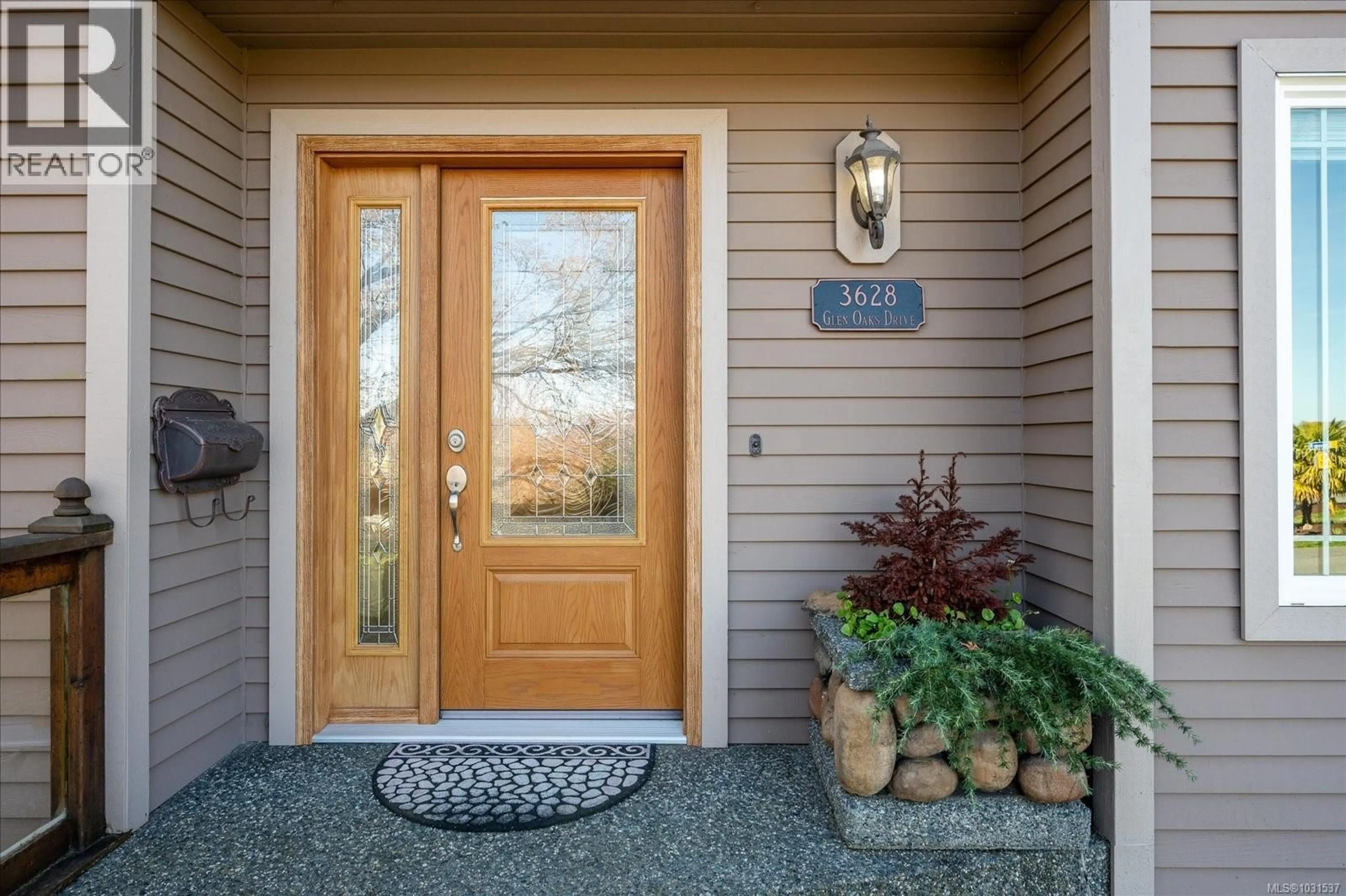 Indoor entryway for 3628 GLEN OAKS DRIVE, Nanaimo British Columbia V9T5J8