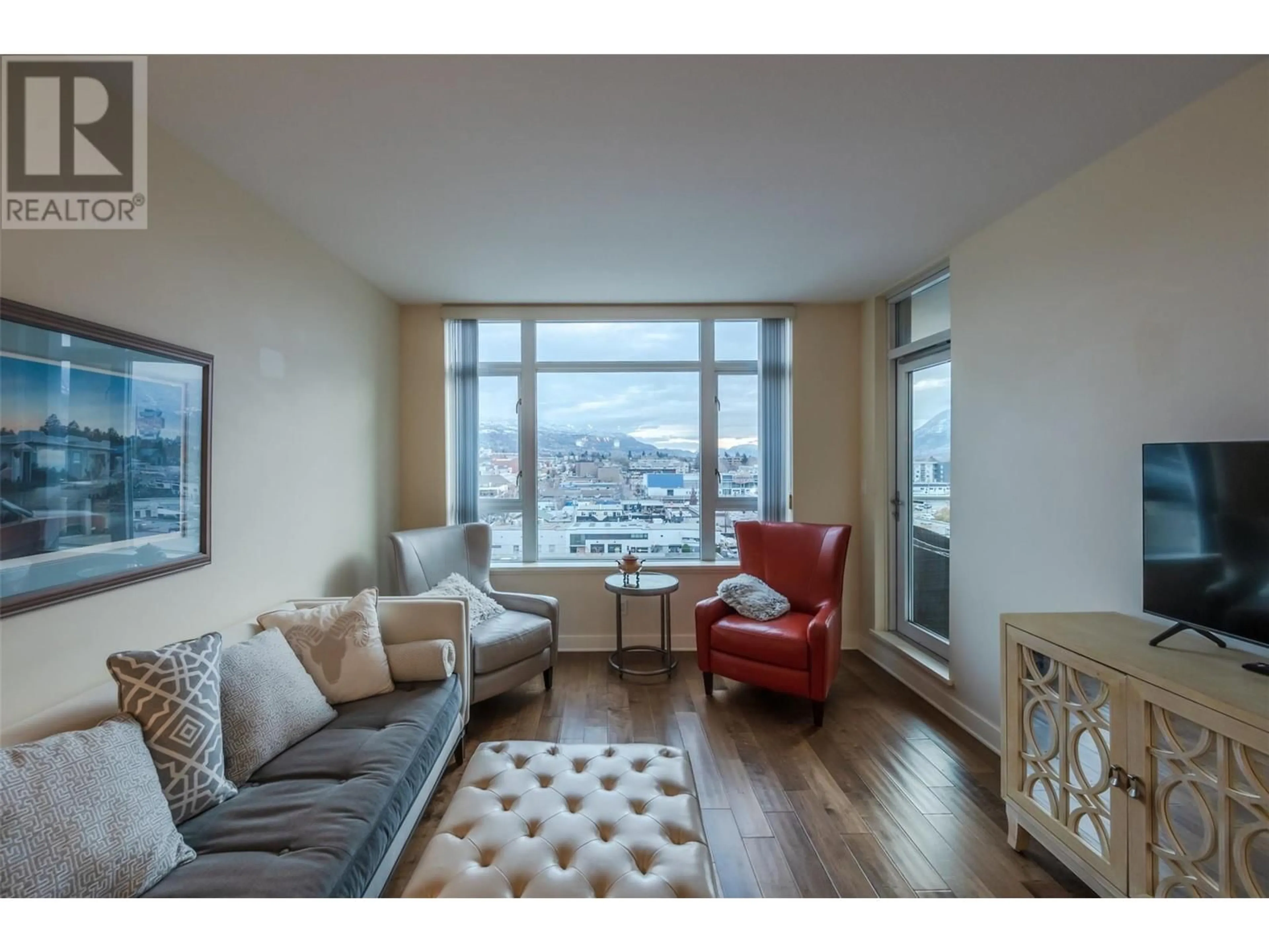 Living room with furniture, unknown for 806 - 75 MARTIN STREET, Penticton British Columbia V2A5L3