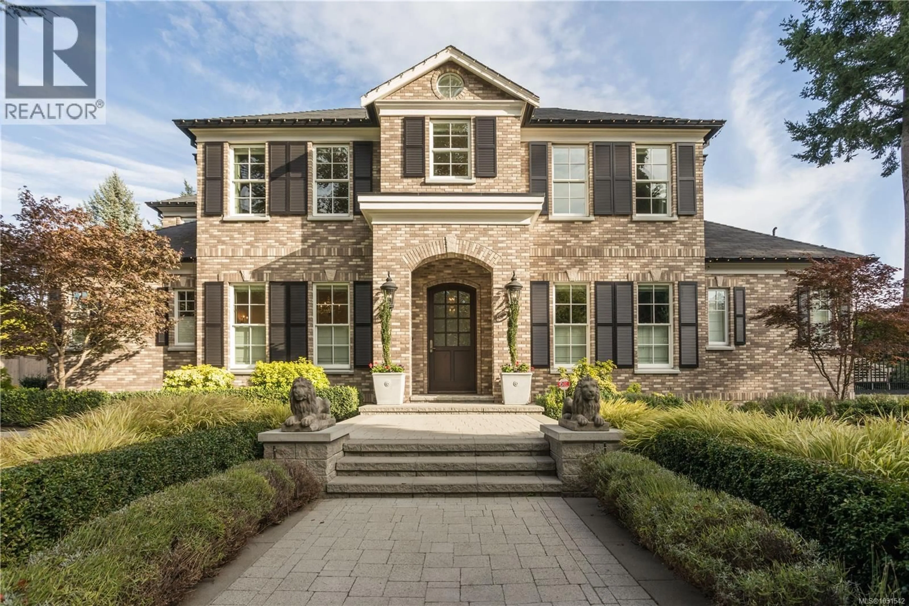 Home with brick exterior material, street for 3085 SOUTHDOWNE ROAD, Oak Bay British Columbia V8R6H3