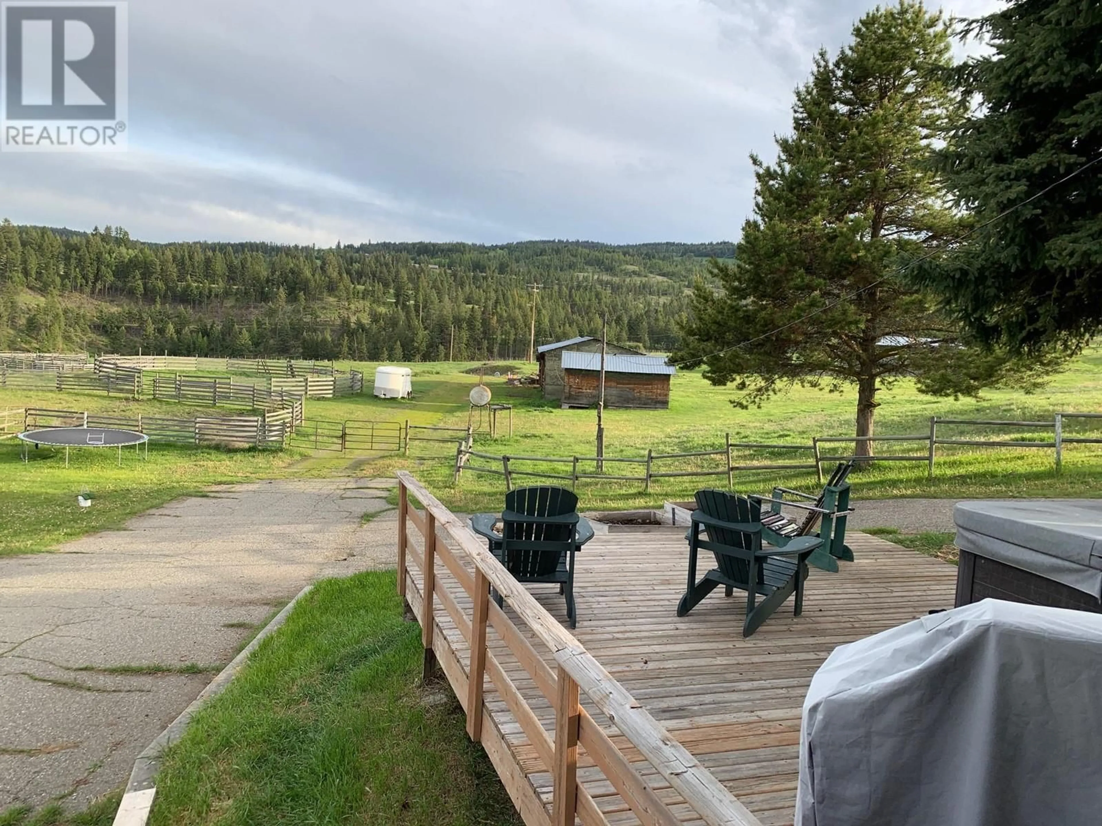 A pic from outside/outdoor area/front of a property/back of a property/a pic from drone, water/lake/river/ocean view for 5470 HIGHWAY 3 OTHER, Bridesville British Columbia V0H1Y0