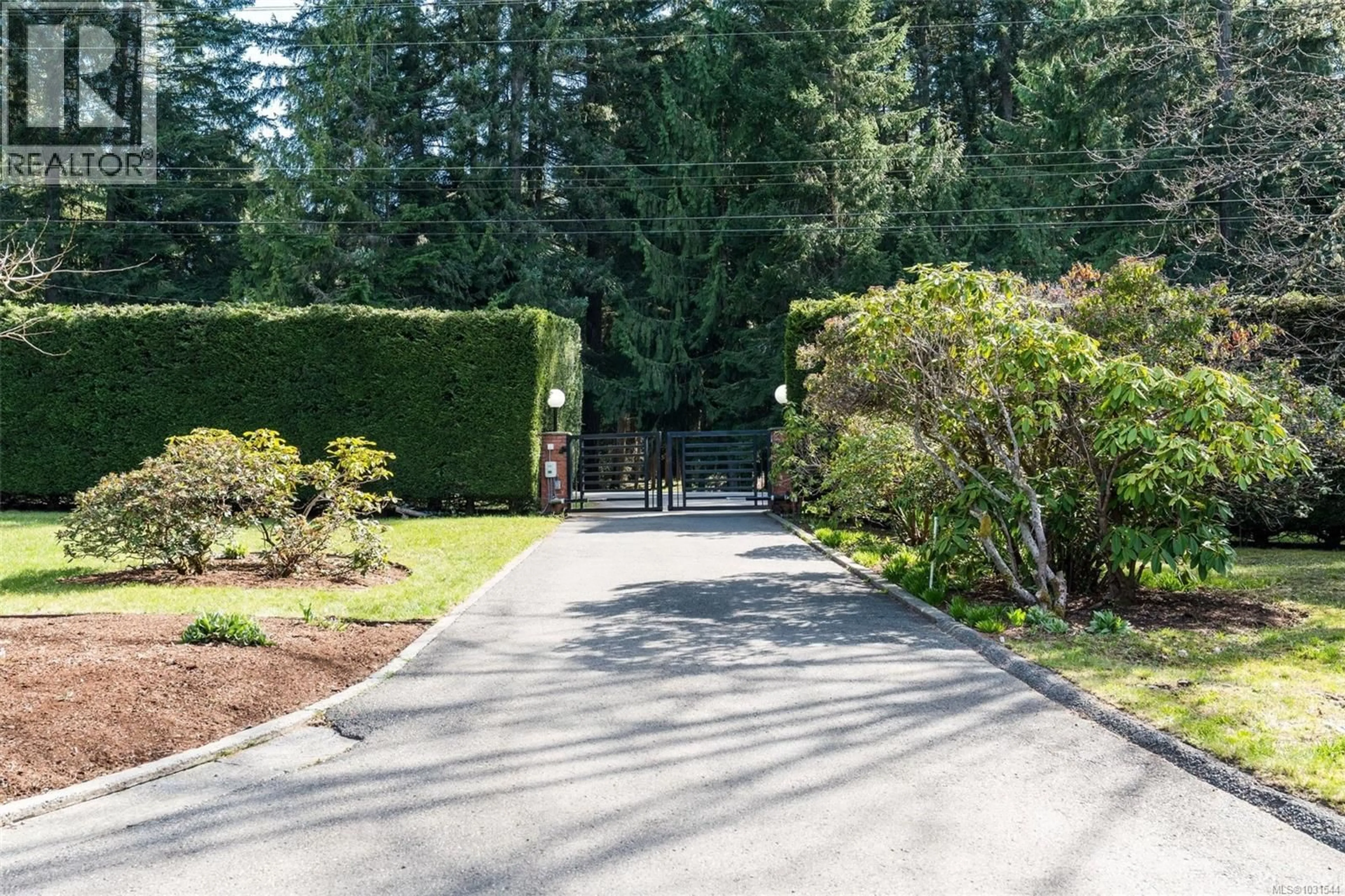 A pic from outside/outdoor area/front of a property/back of a property/a pic from drone, street for 1065 BRAITHWAITE DRIVE, Cobble Hill British Columbia V8H0E2