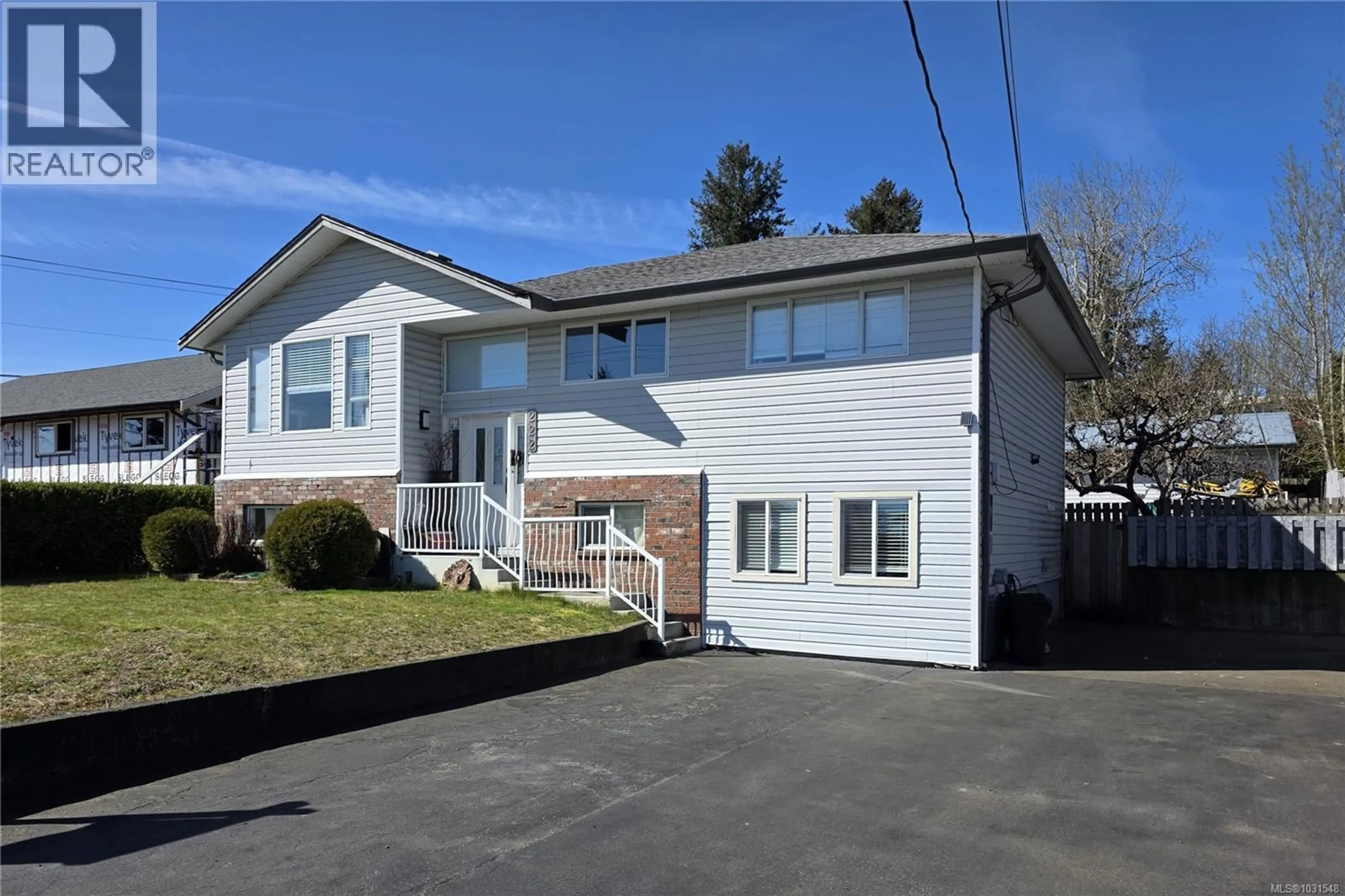 Home with vinyl exterior material, street for 222 THULIN STREET, Campbell River British Columbia V9W2K7