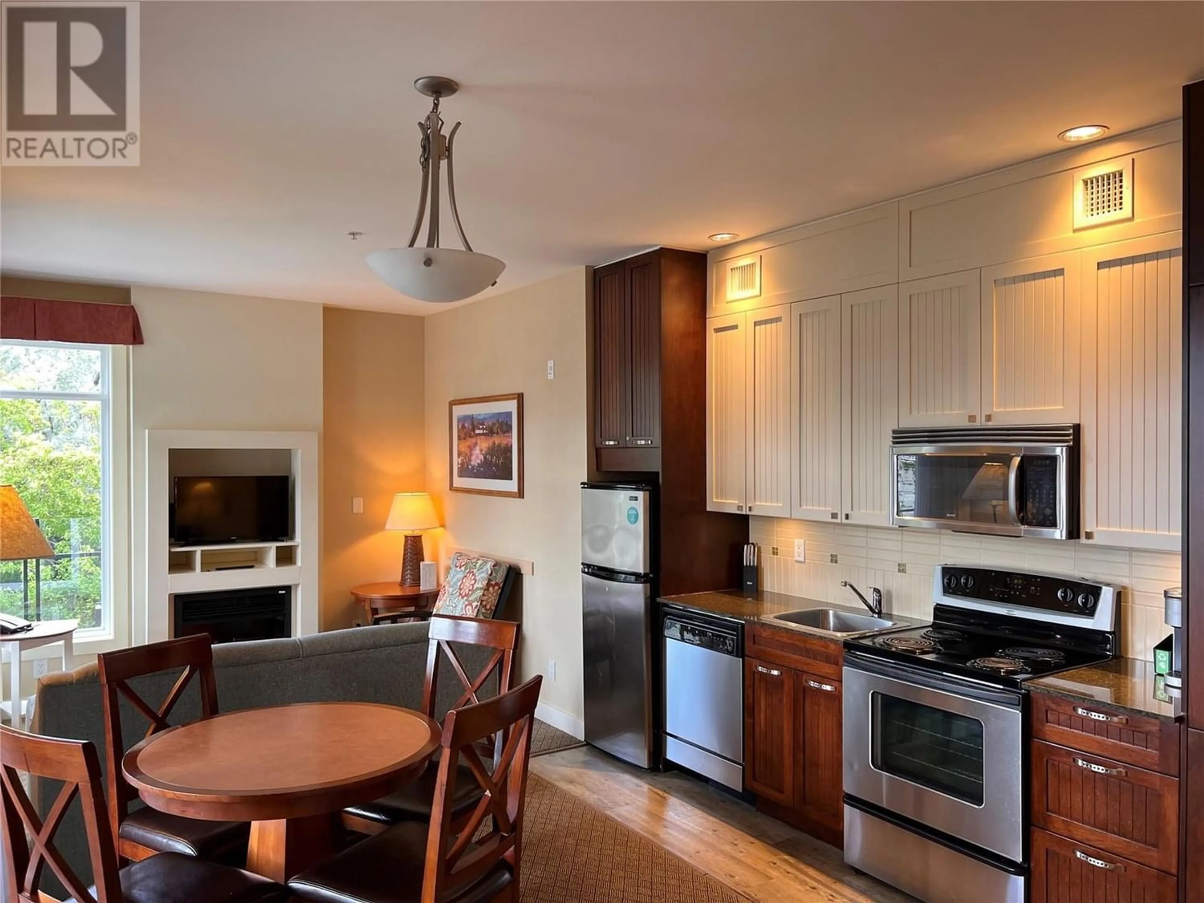 Standard kitchen for 13011 LAKESHORE Drive S Unit# 115, Summerland British Columbia V0H1Z1