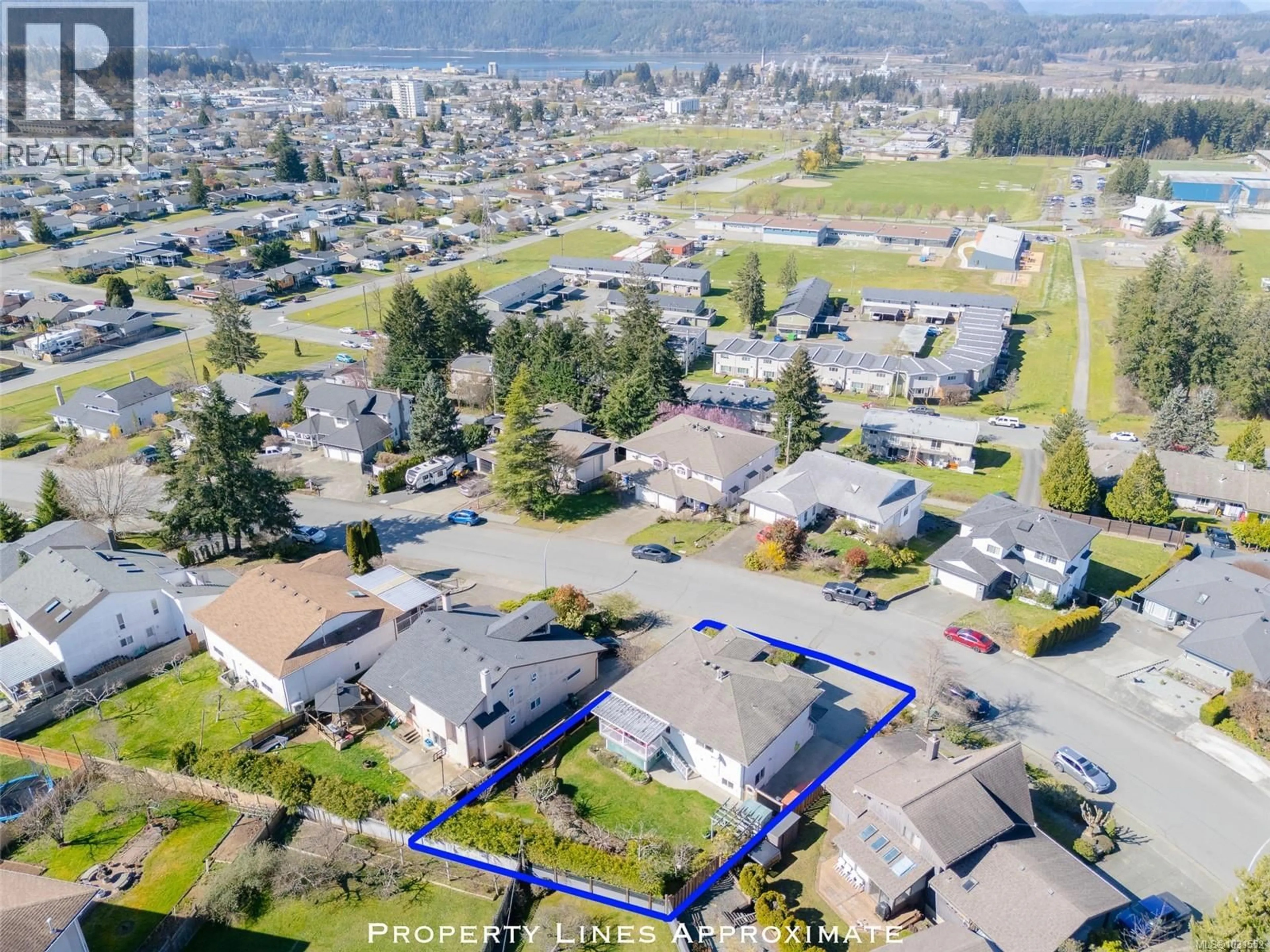 A pic from outside/outdoor area/front of a property/back of a property/a pic from drone, mountain view for 4157 STEEDE AVENUE, Port Alberni British Columbia V9Y8B5