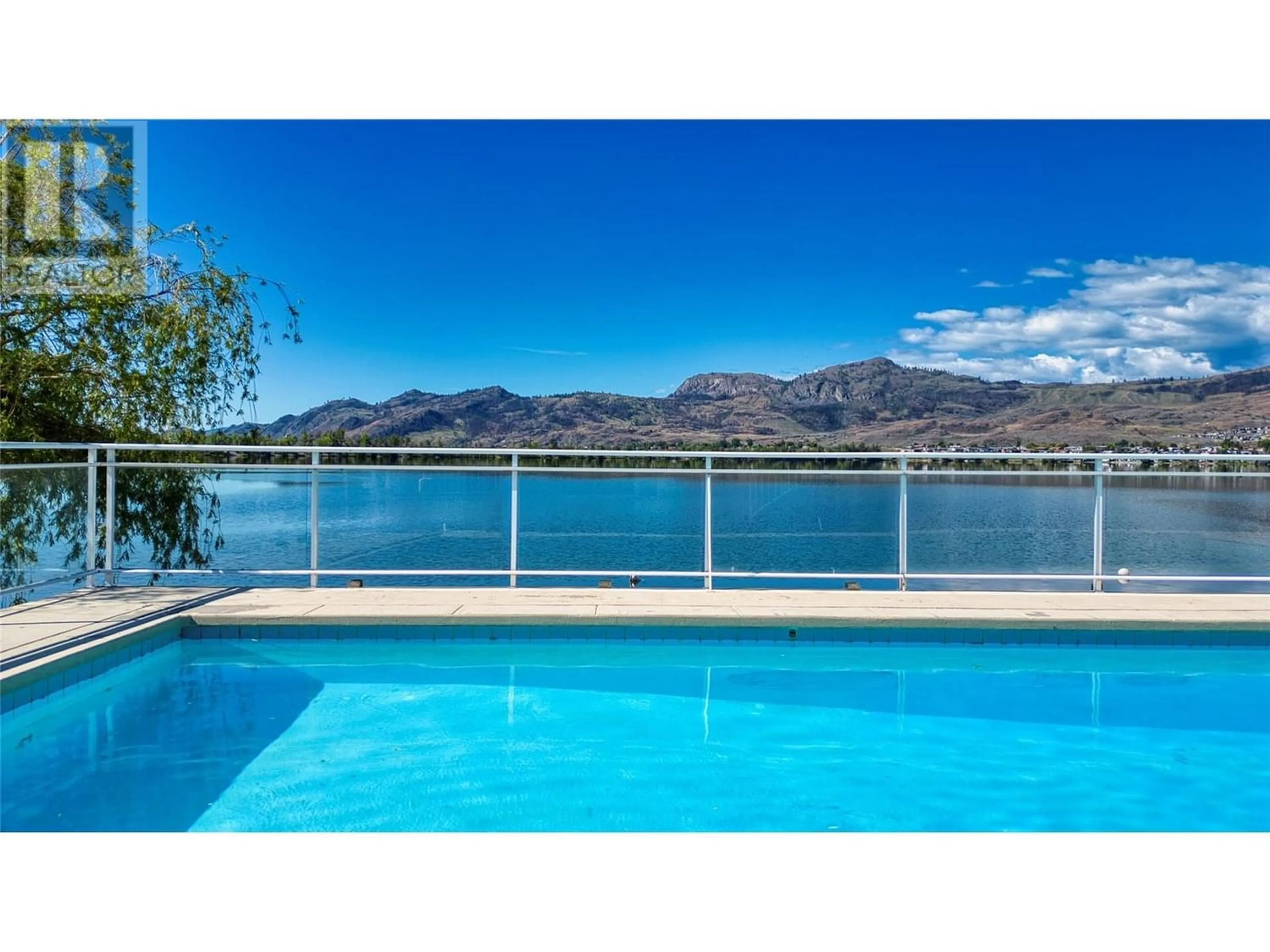 Indoor or outdoor pool for 73 HARBOUR KEY Drive, Osoyoos British Columbia V0H1V3