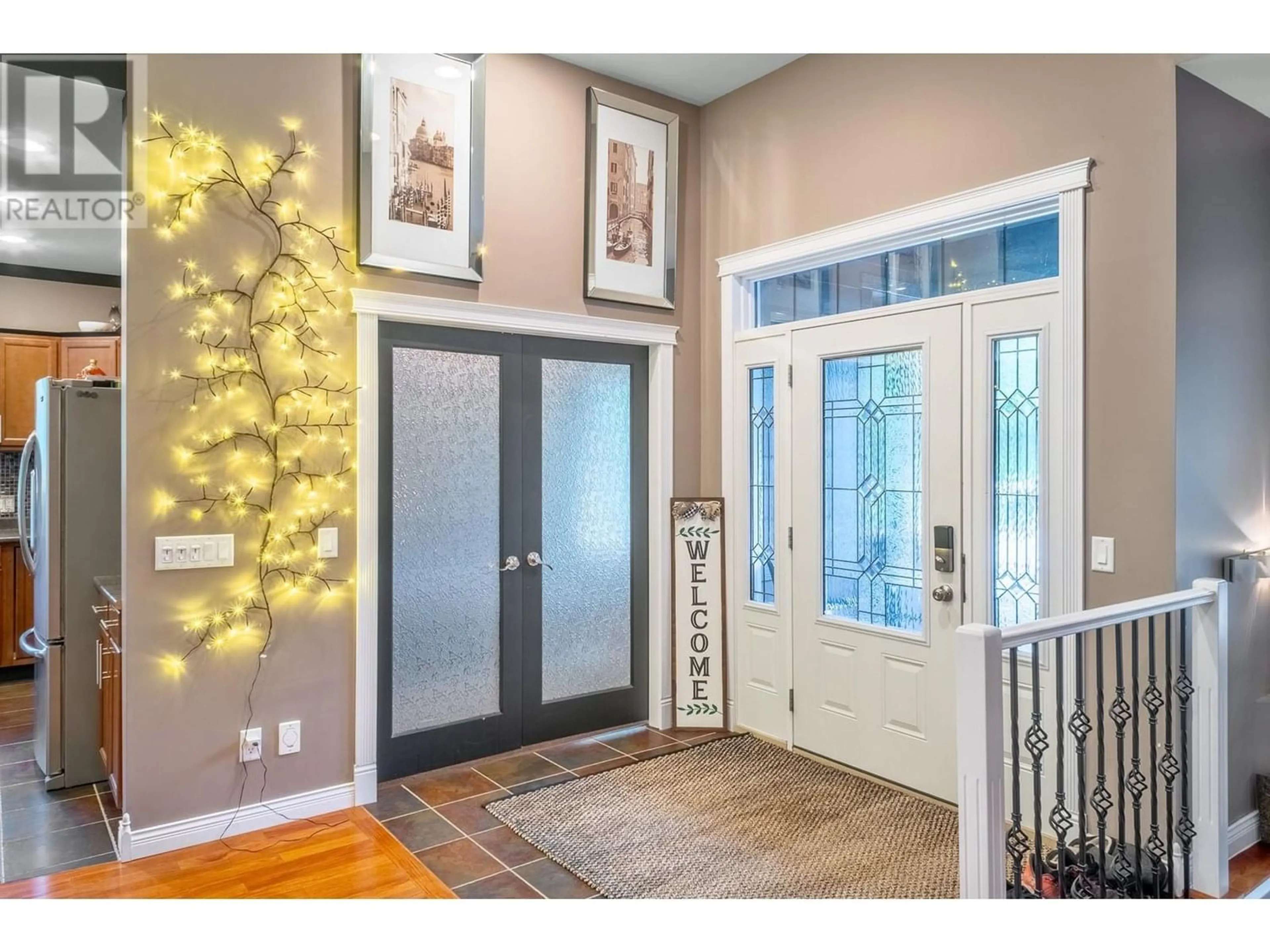 Indoor entryway, wood floors for 2593 GLENMOUNT Place, Blind Bay British Columbia V0E1H1