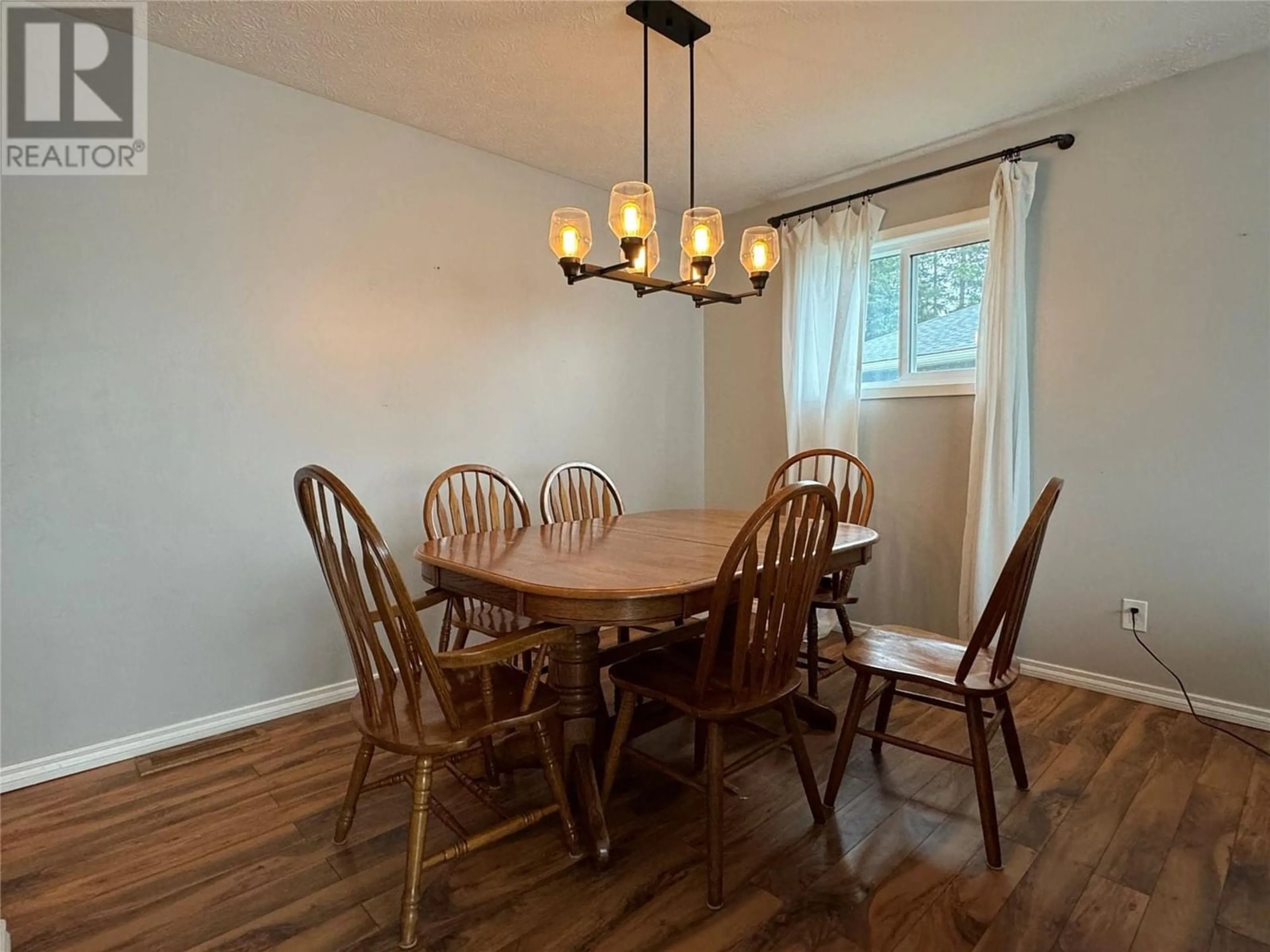 Dining room for 144 WOLVERINE Avenue, Tumbler Ridge British Columbia V0C2W0