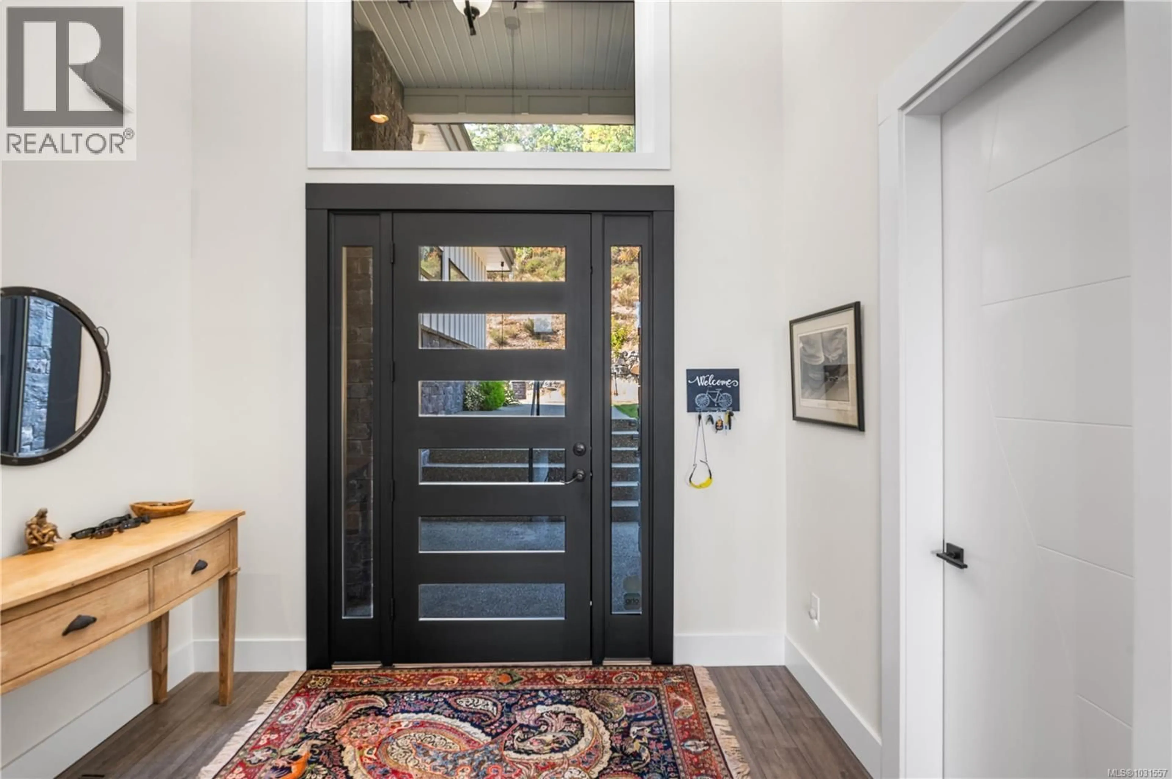 Indoor entryway for 6469 MARINE CRESCENT, Duncan British Columbia V9L5Y3