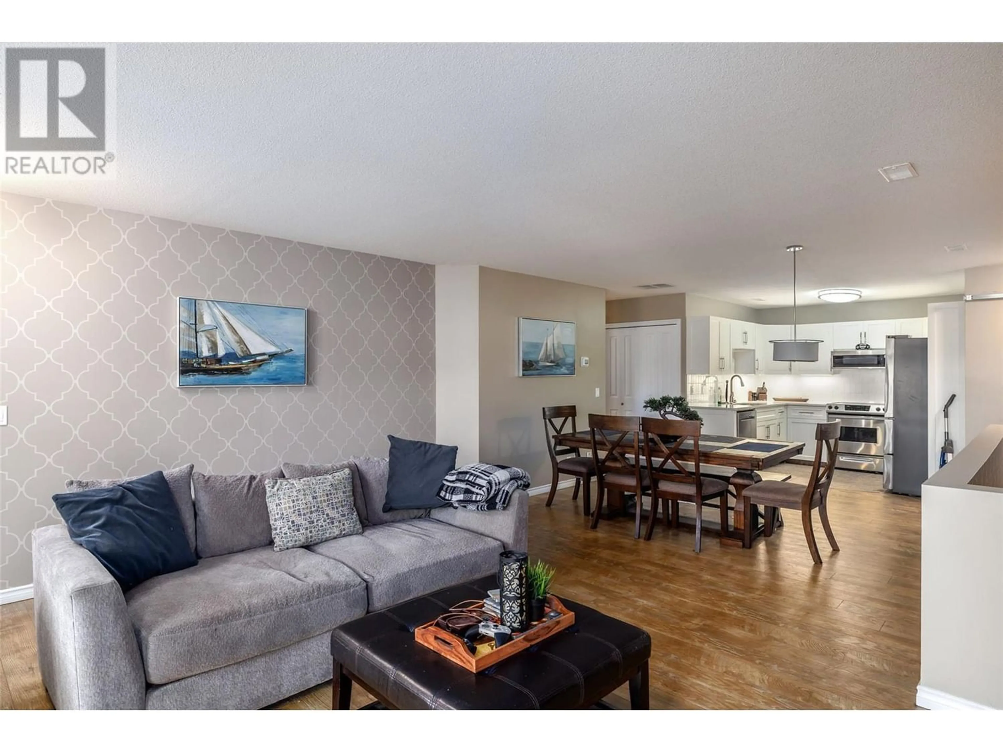 Living room for 2350 Stillingfleet Road Unit# 204, Kelowna British Columbia V1W3X9