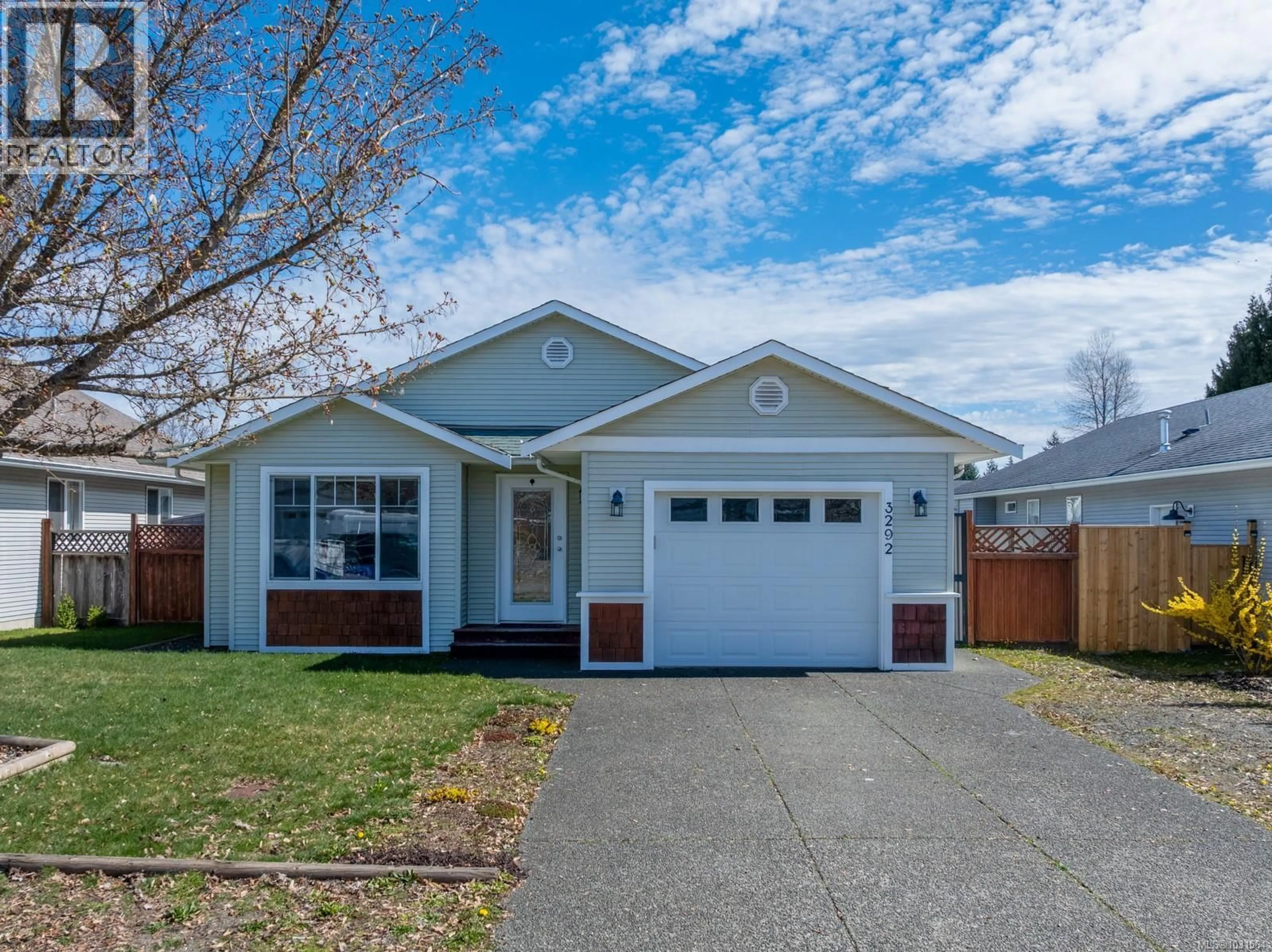 Home with vinyl exterior material, street for 3292 EIGHTH STREET, Cumberland British Columbia V0R1S0