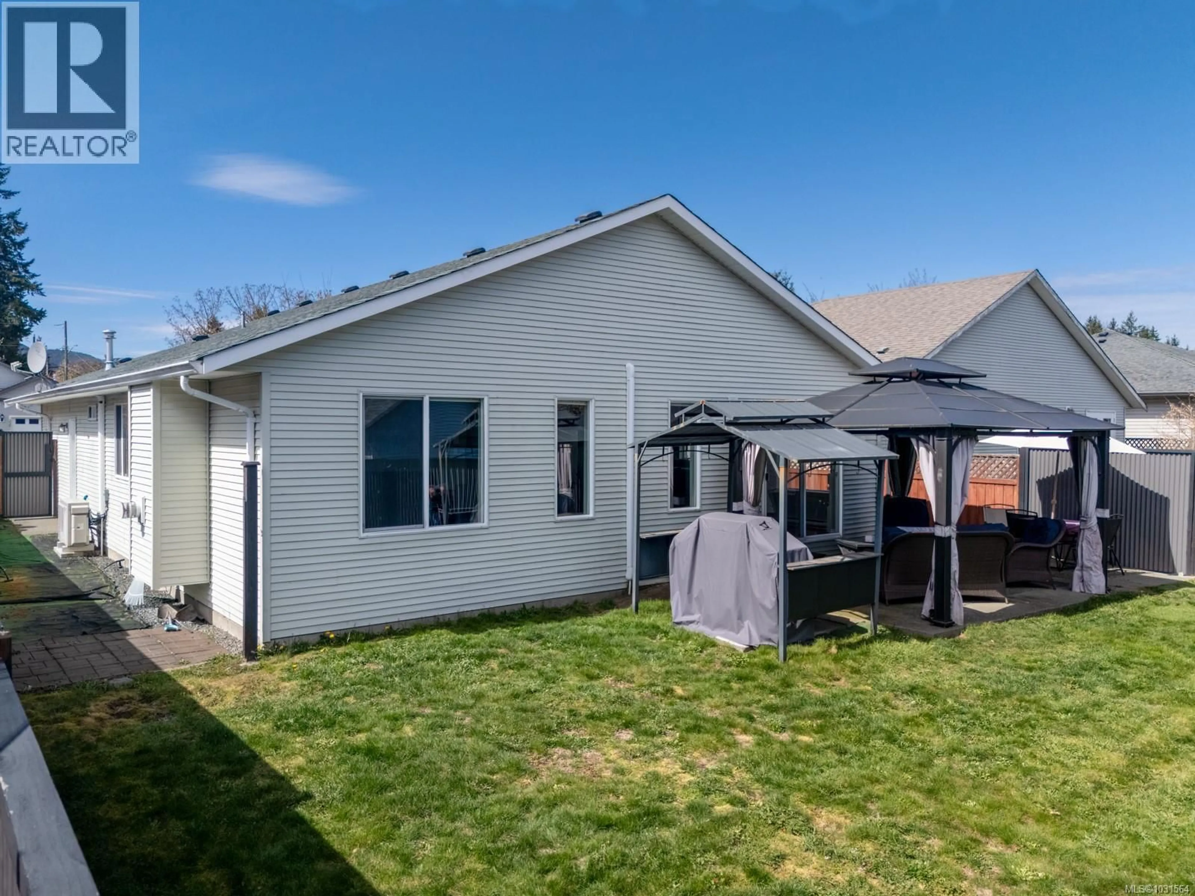 Home with vinyl exterior material, unknown for 3292 EIGHTH STREET, Cumberland British Columbia V0R1S0