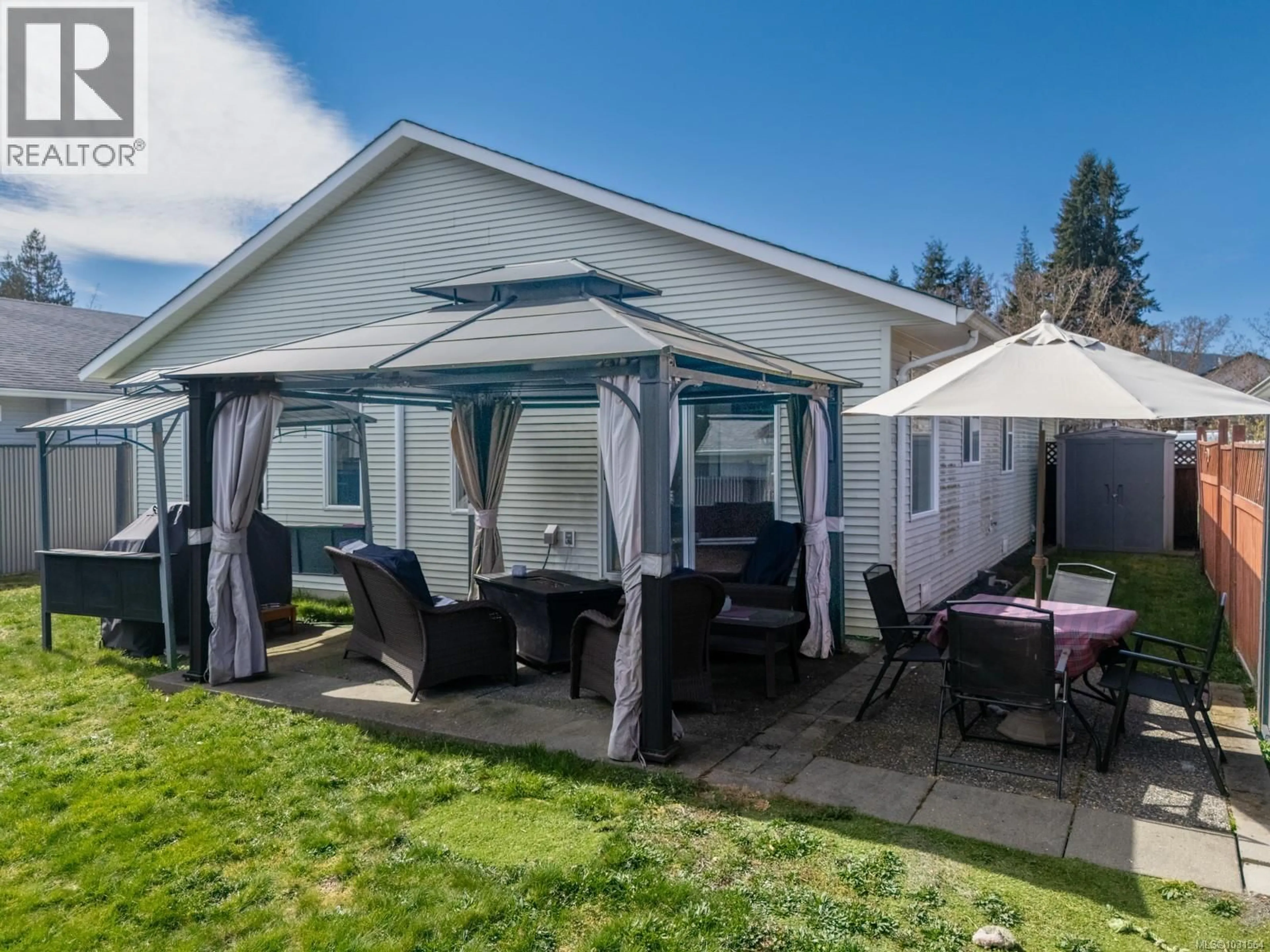 Patio, street for 3292 EIGHTH STREET, Cumberland British Columbia V0R1S0