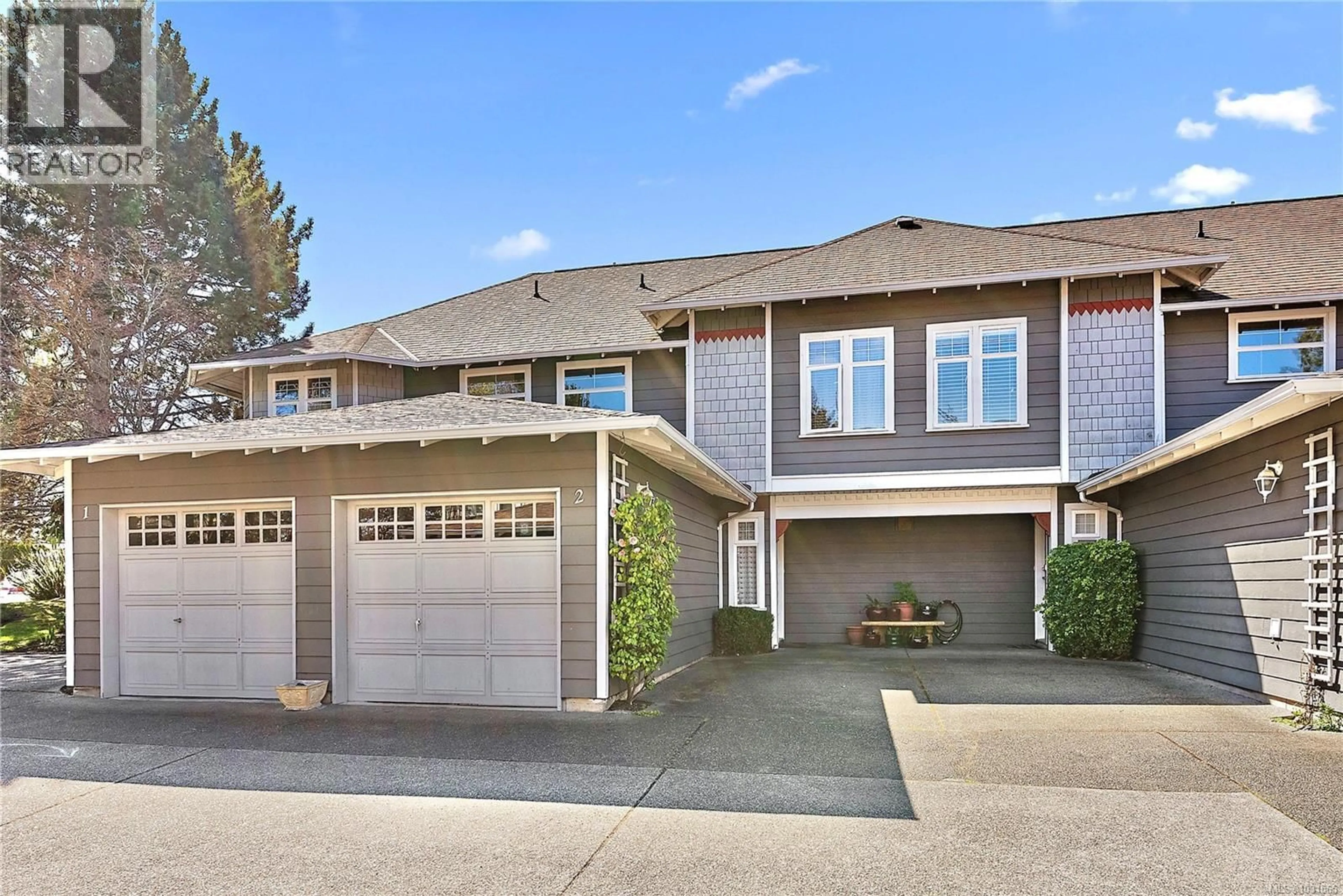 Home with vinyl exterior material, street for 2 - 922 ARM STREET, Esquimalt British Columbia V9A4G5