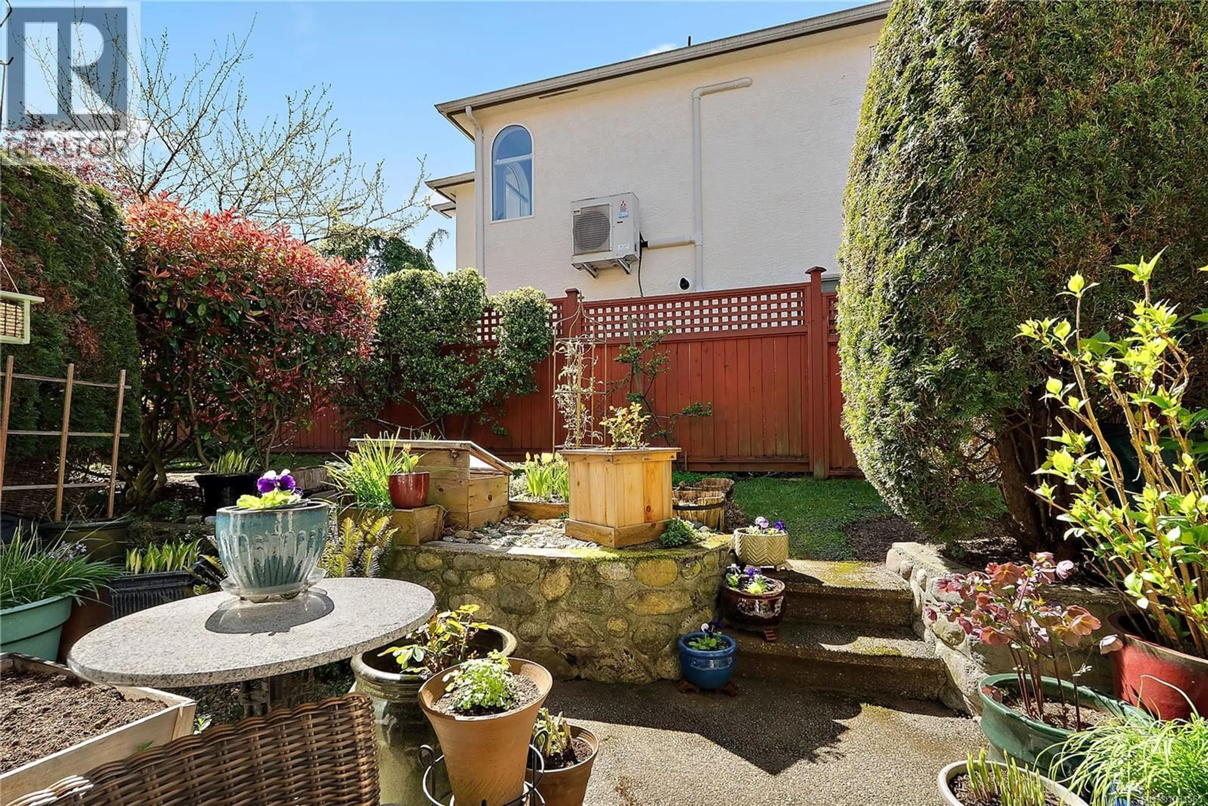 Patio, street for 2 - 922 ARM STREET, Esquimalt British Columbia V9A4G5