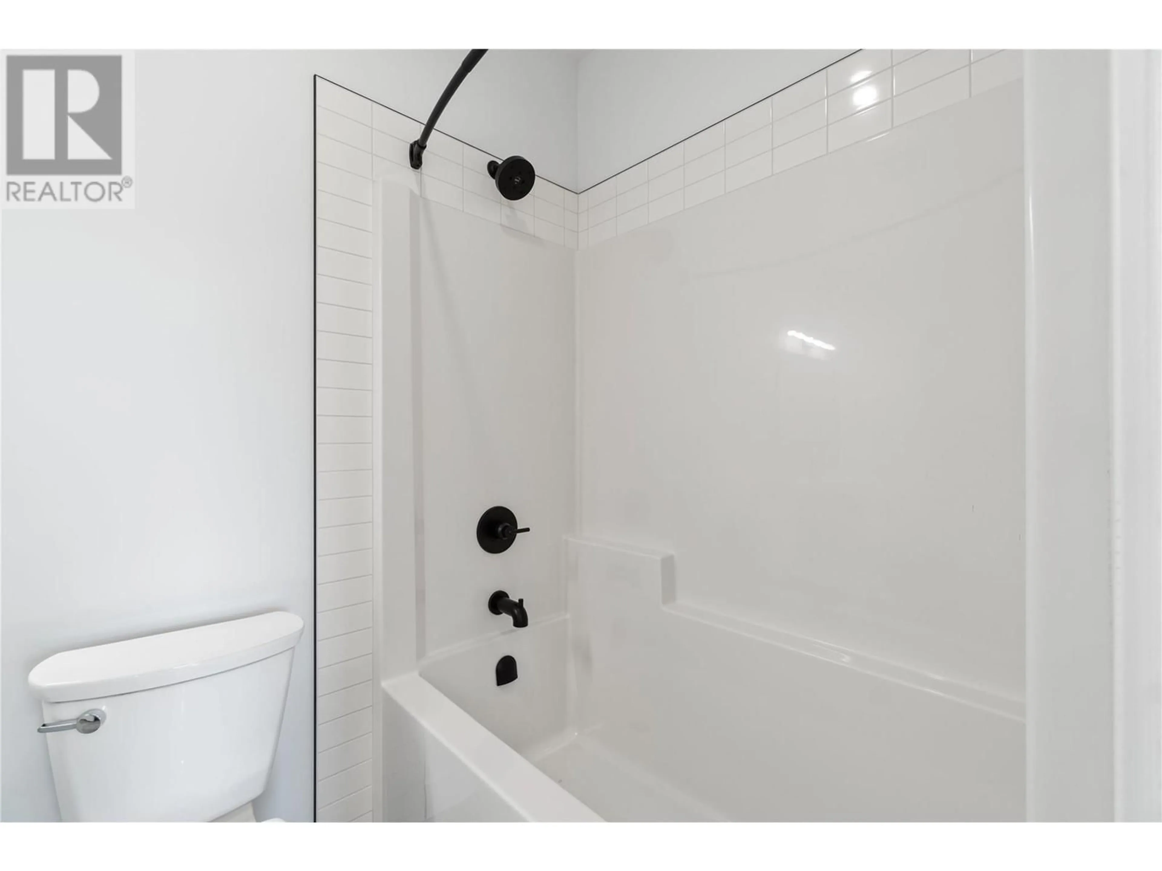 Standard bathroom for 1202 Woods Lane, Enderby British Columbia V0E1V2