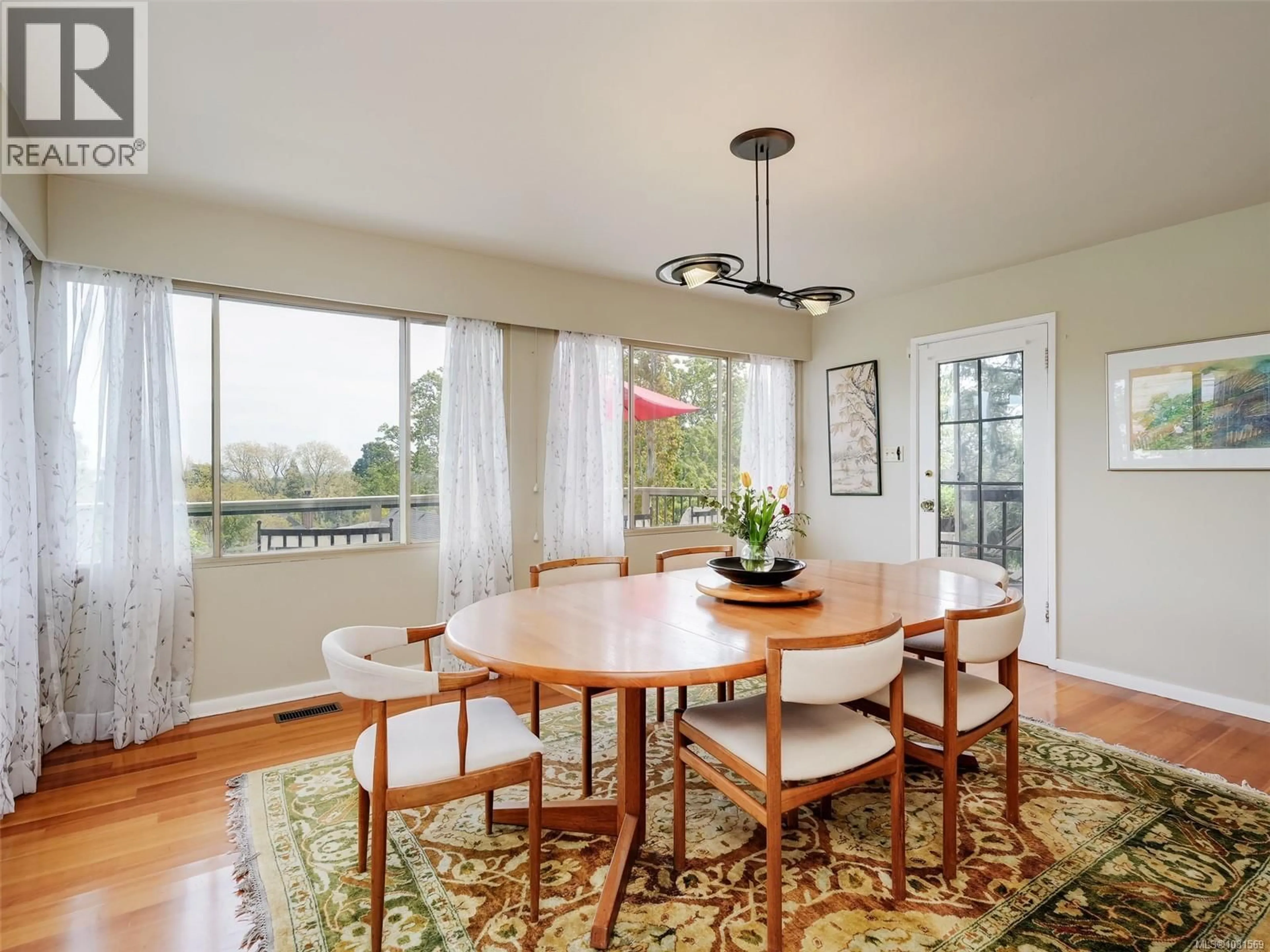 Dining room, wood/laminate floor for 1019 TERRACE AVENUE, Victoria British Columbia V8S3V2