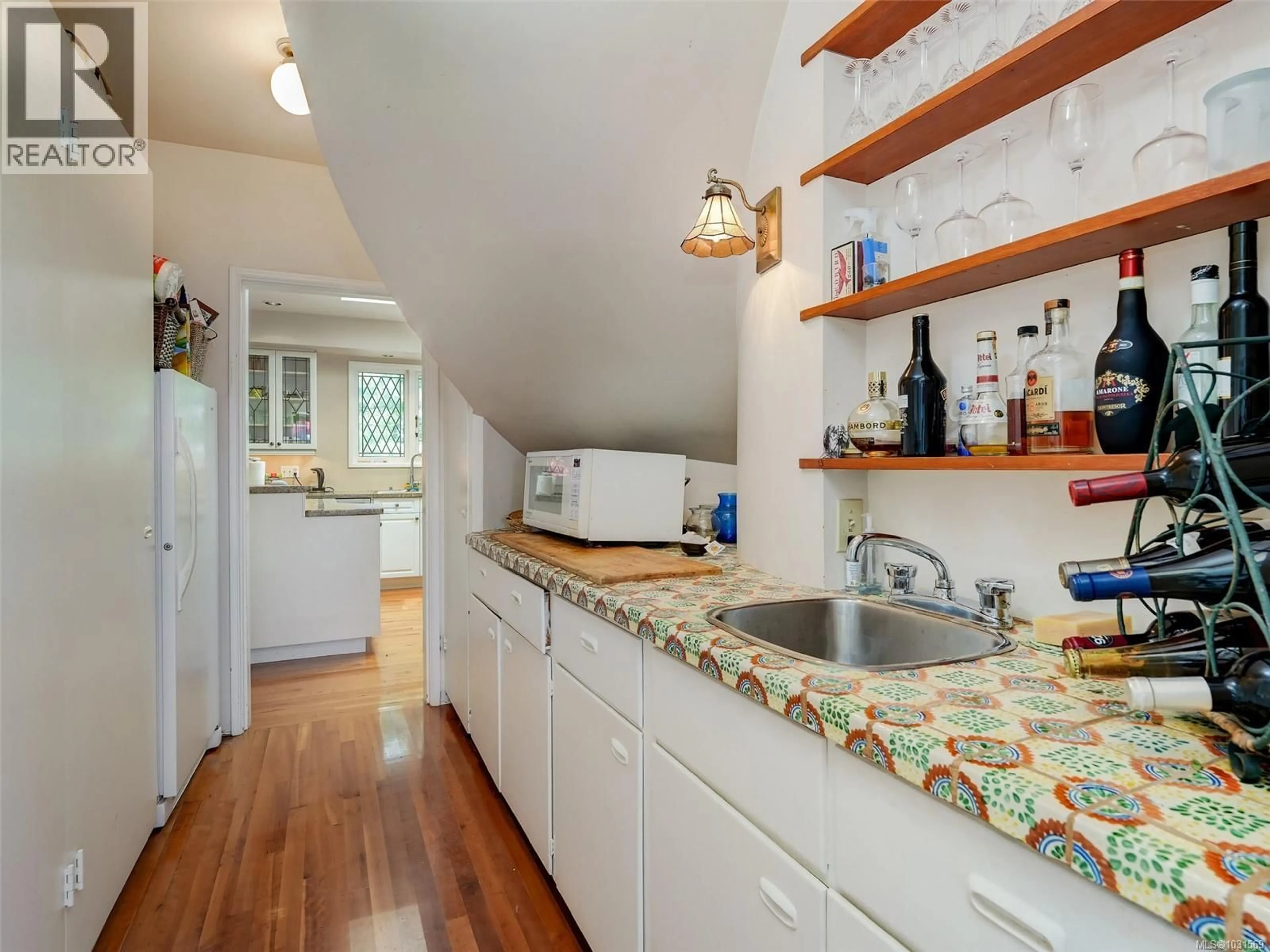 Unknown for 1019 TERRACE AVENUE, Victoria British Columbia V8S3V2