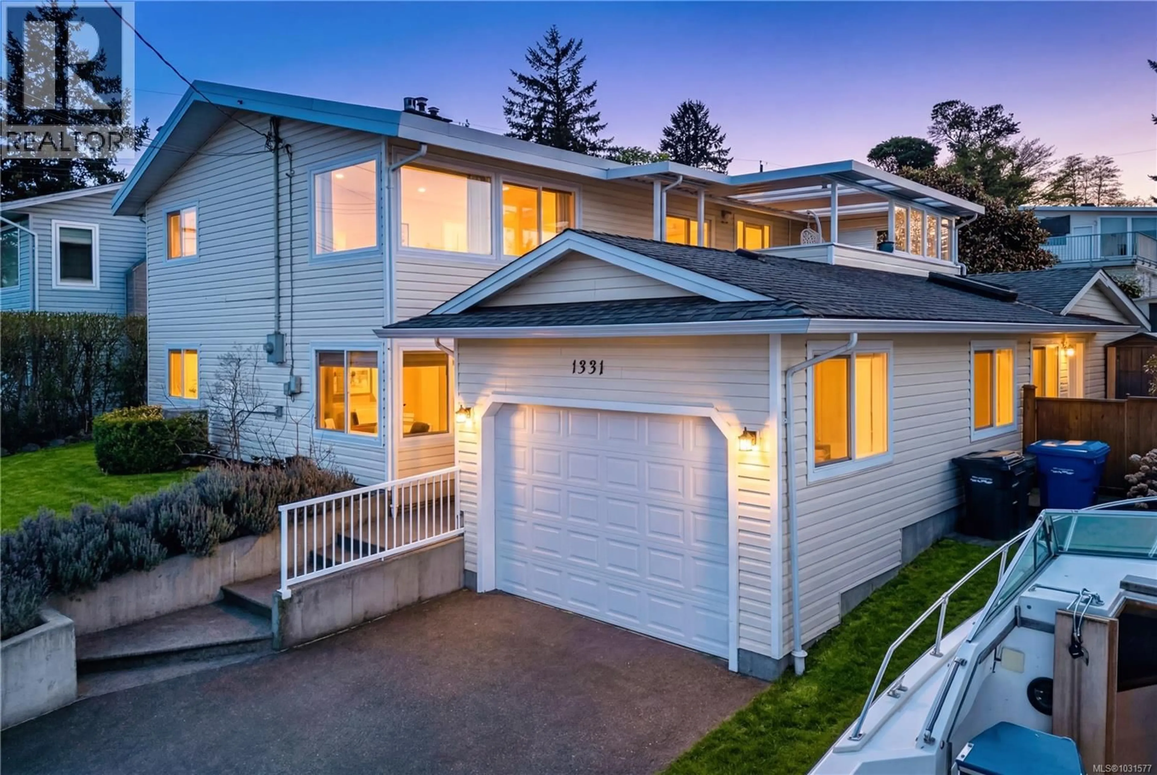 Home with vinyl exterior material, street for 1331 EPLETT PLACE, Nanaimo British Columbia V9S4B2