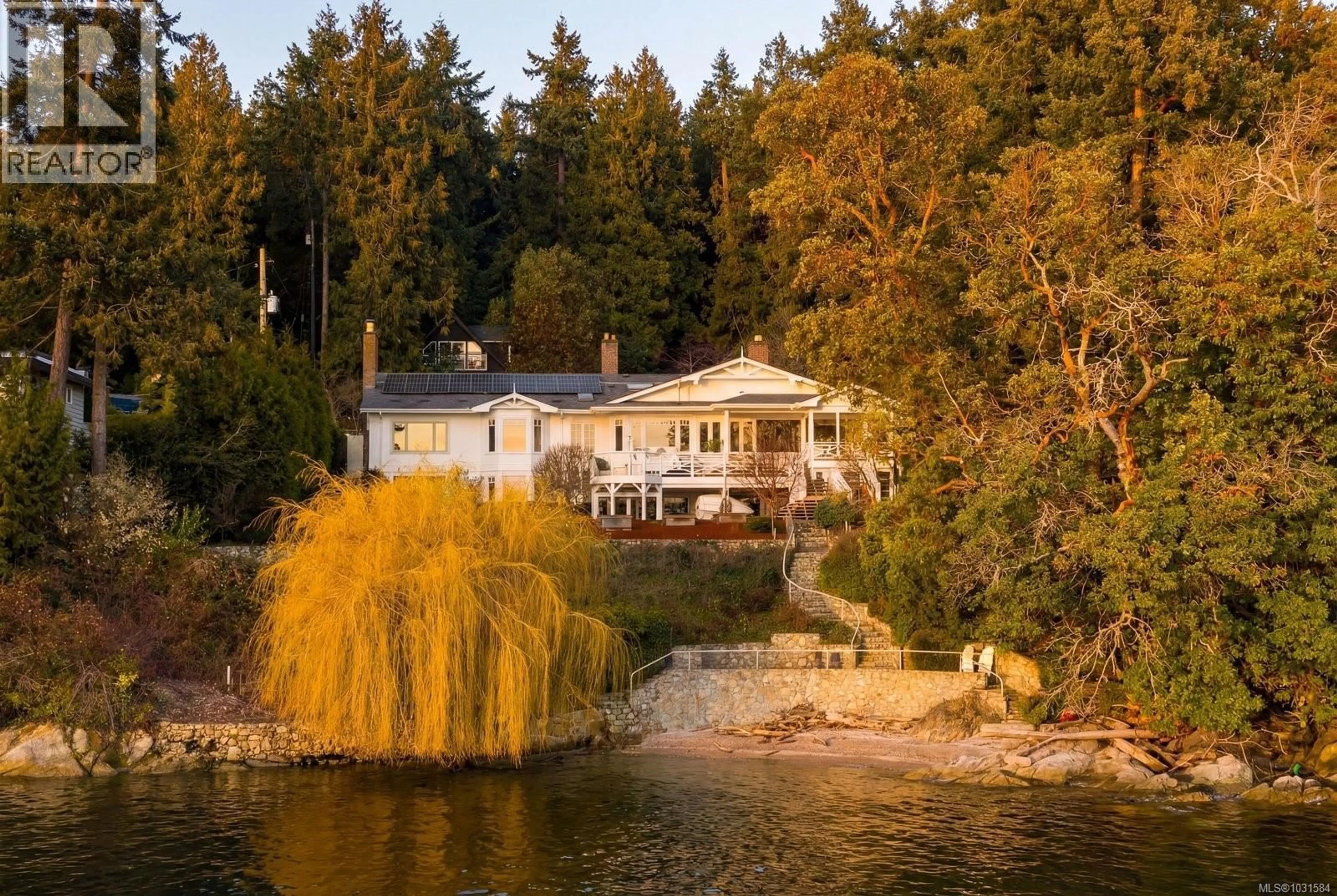 Patio, water/lake/river/ocean view for 643 SENANUS DRIVE, Central Saanich British Columbia V8M1S6