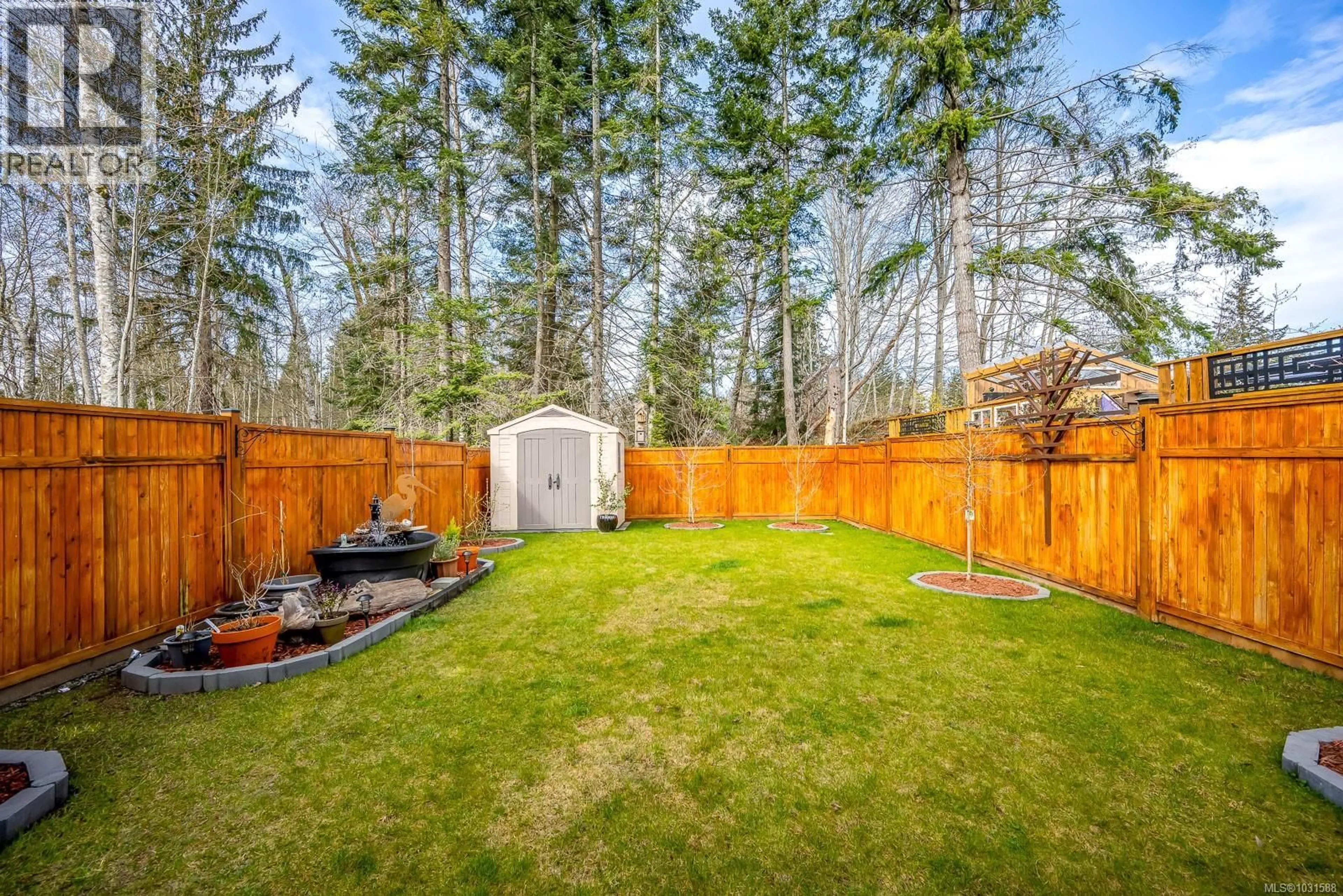 Patio, forest/trees view for B - 2130 NIKOLA PLACE, Campbell River British Columbia V9W6H9