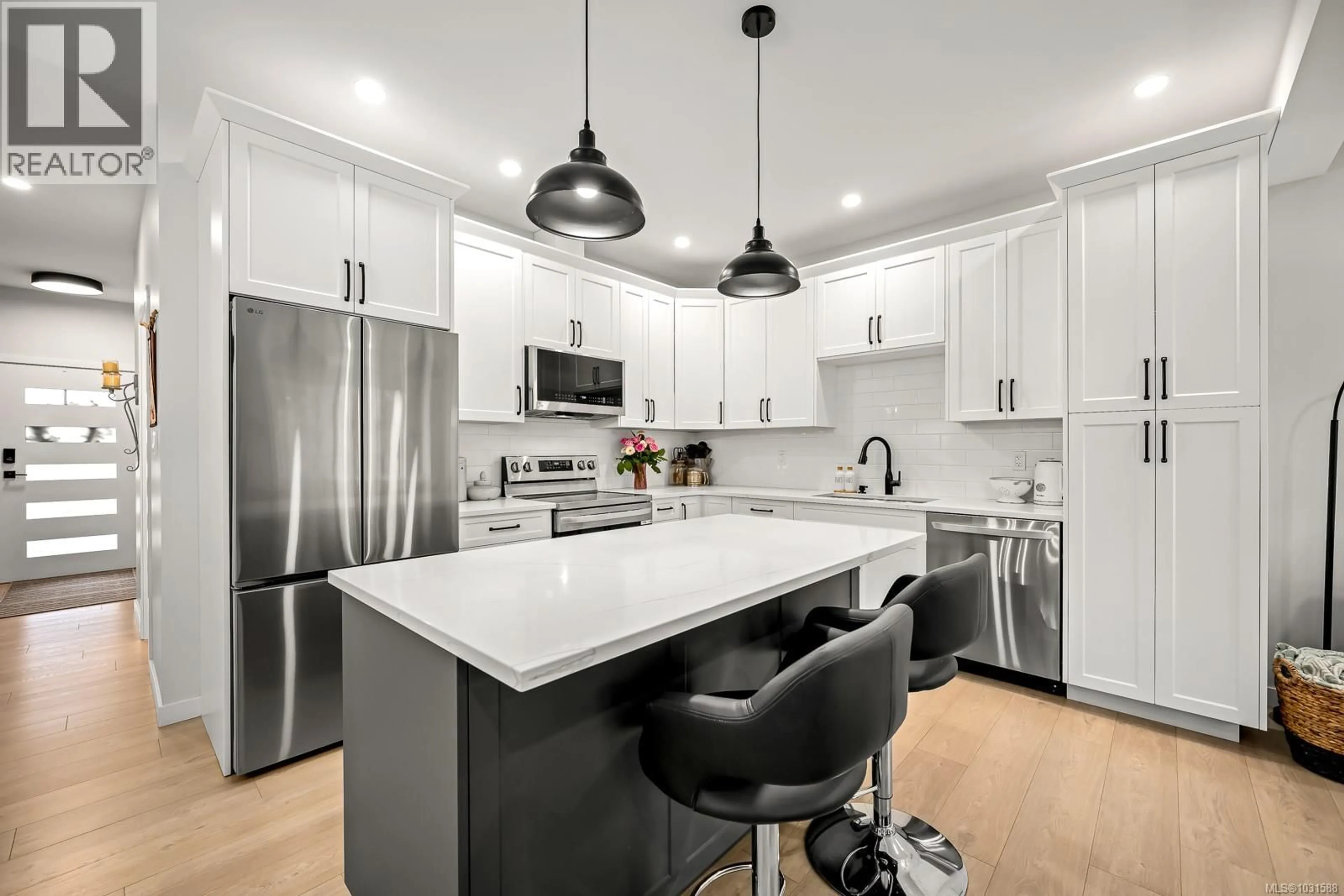 Contemporary kitchen, unknown for B - 2130 NIKOLA PLACE, Campbell River British Columbia V9W6H9