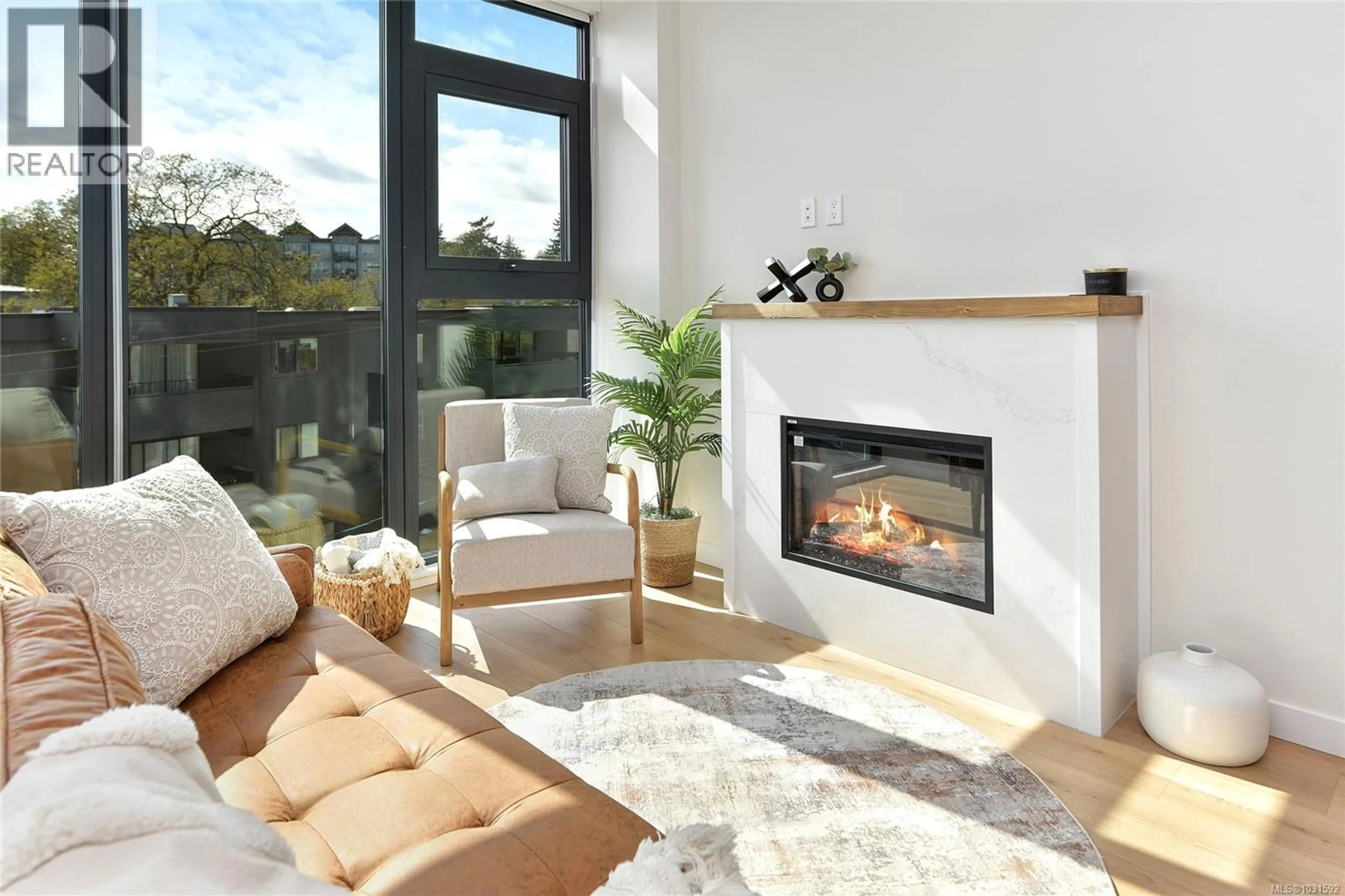 Living room with furniture, unknown for 304 - 899 ESQUIMALT AVENUE, Esquimalt British Columbia V9A3M5