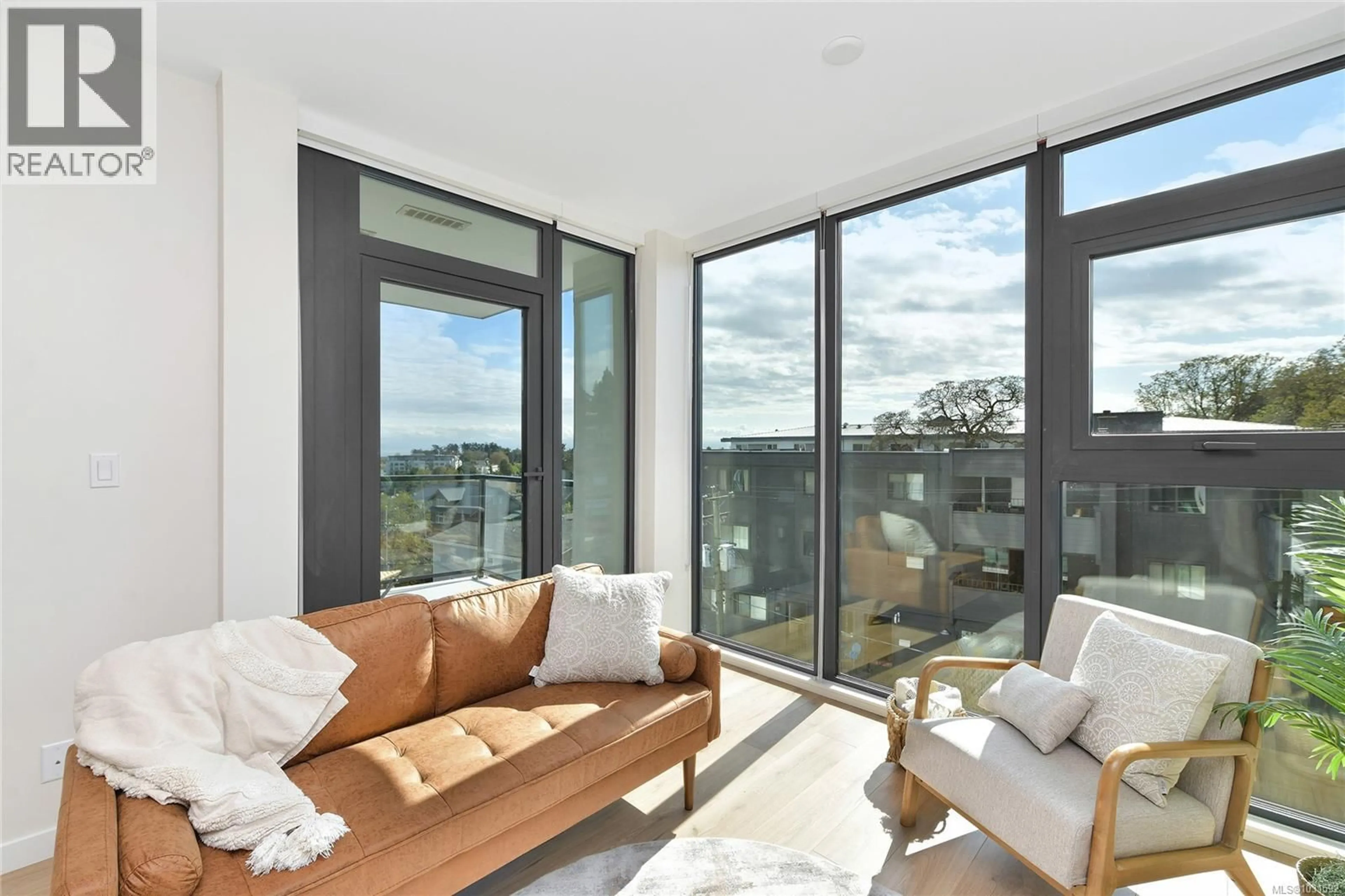 Unknown for 304 - 899 ESQUIMALT AVENUE, Esquimalt British Columbia V9A3M5