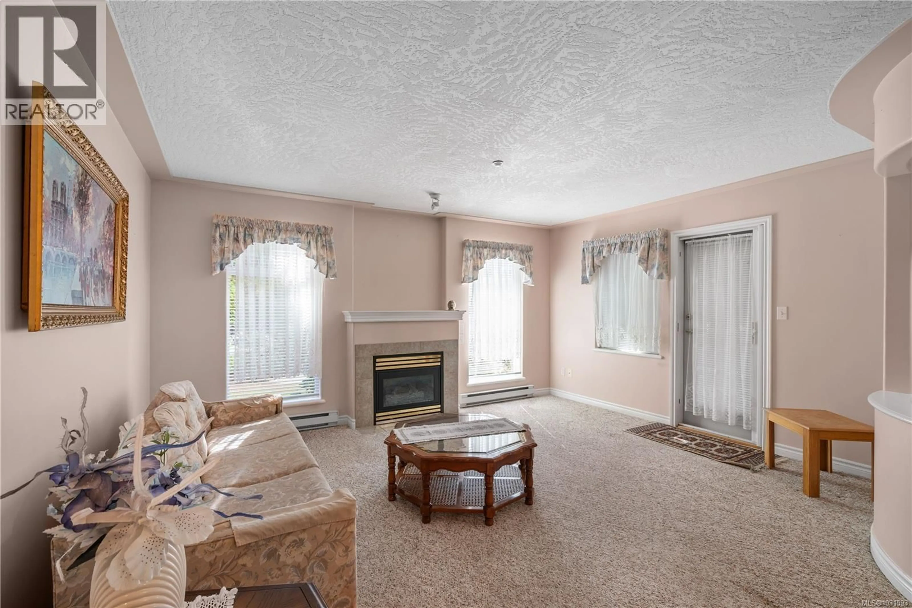 Living room with furniture, unknown for 105 - 606 GOLDSTREAM AVENUE, Langford British Columbia V9B2W8