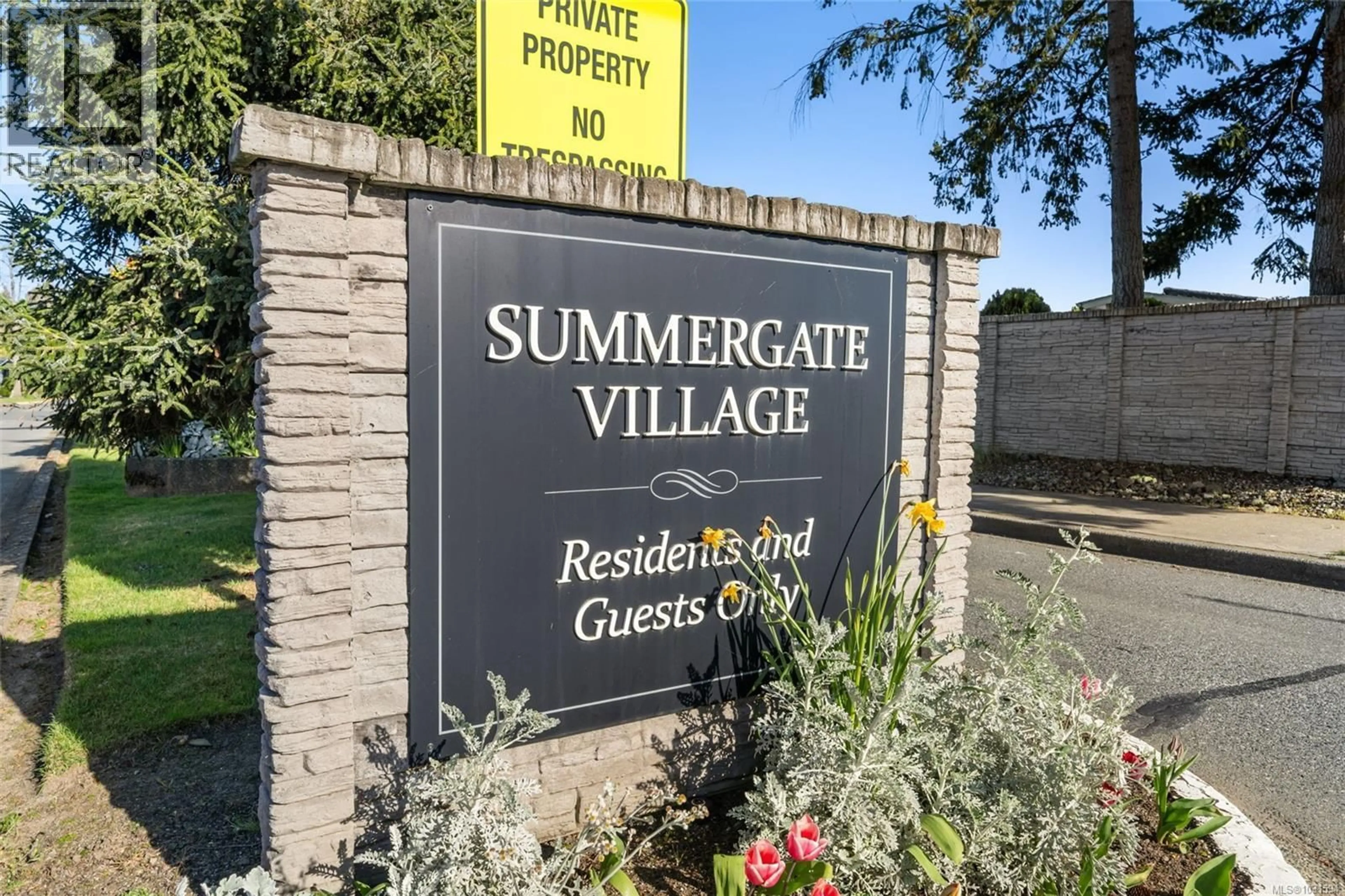 A pic from outside/outdoor area/front of a property/back of a property/a pic from drone, street for 2129 SUMMERGATE BOULEVARD, Sidney British Columbia V8L4K9