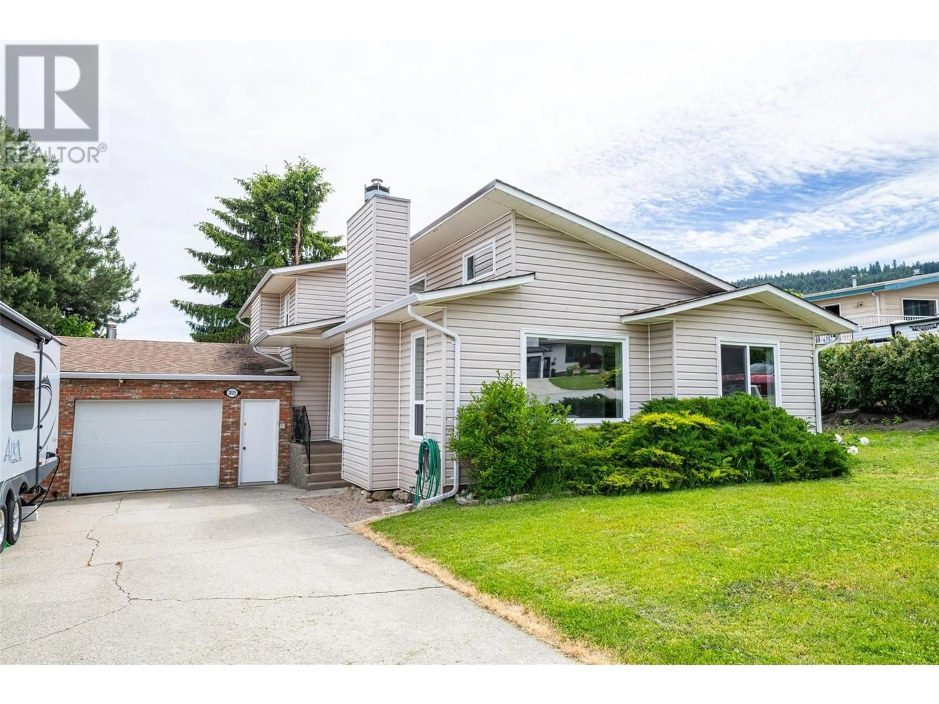 Frontside or backside of a home for 7805 Senita Court, Coldstream British Columbia V1B2C4