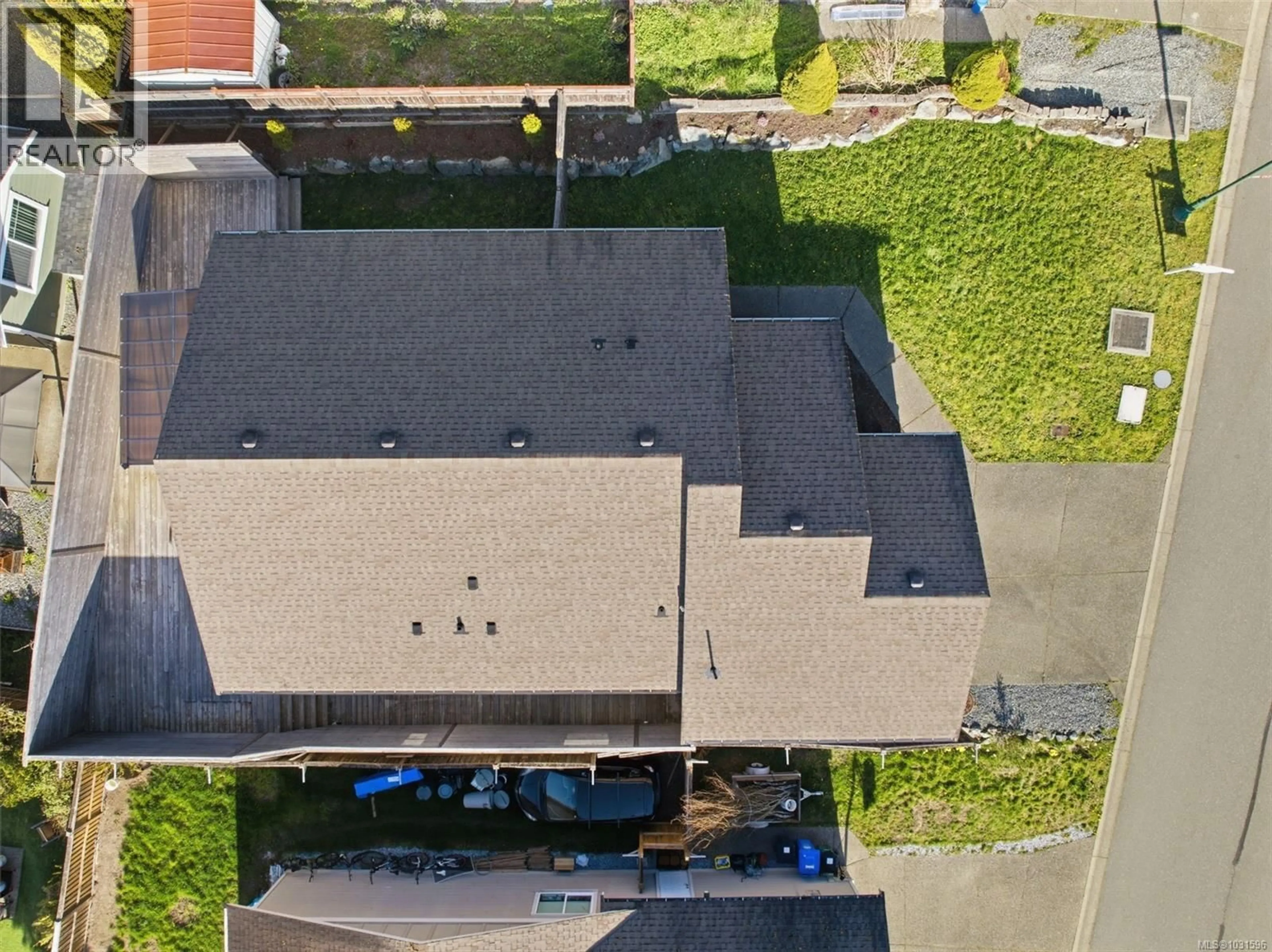 A pic from outside/outdoor area/front of a property/back of a property/a pic from drone, street for 1629 KRISTIN WAY, Shawnigan Lake British Columbia V0R2W3