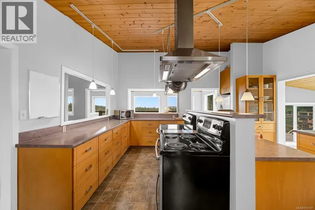 8900 KEITH WAGNER WAY, Denman Island 3