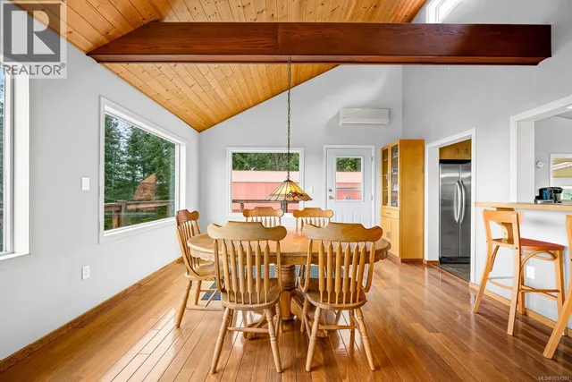 8900 KEITH WAGNER WAY, Denman Island 4