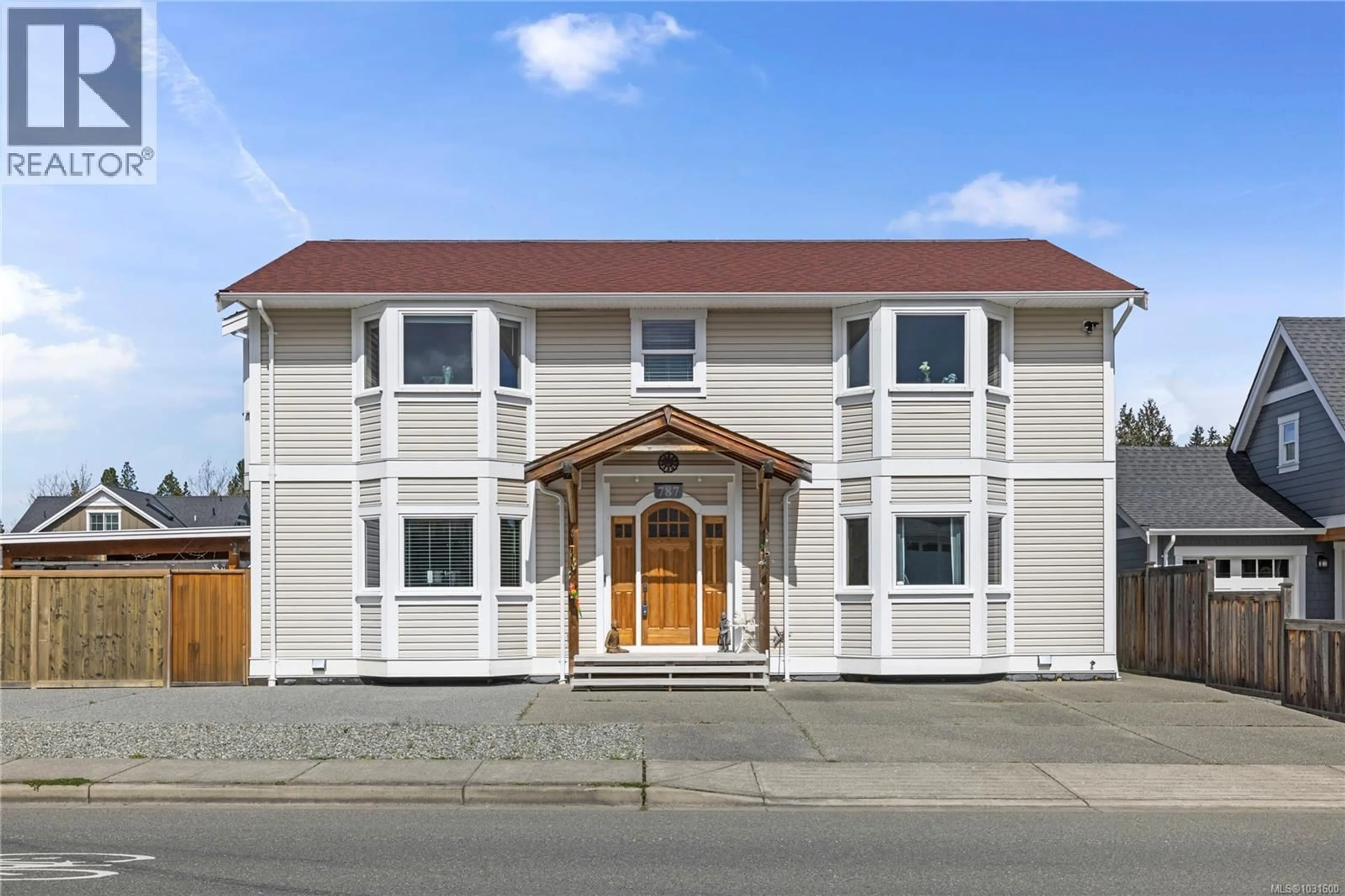 Home with vinyl exterior material, building for 787 STANHOPE ROAD, Parksville British Columbia V9P0C7