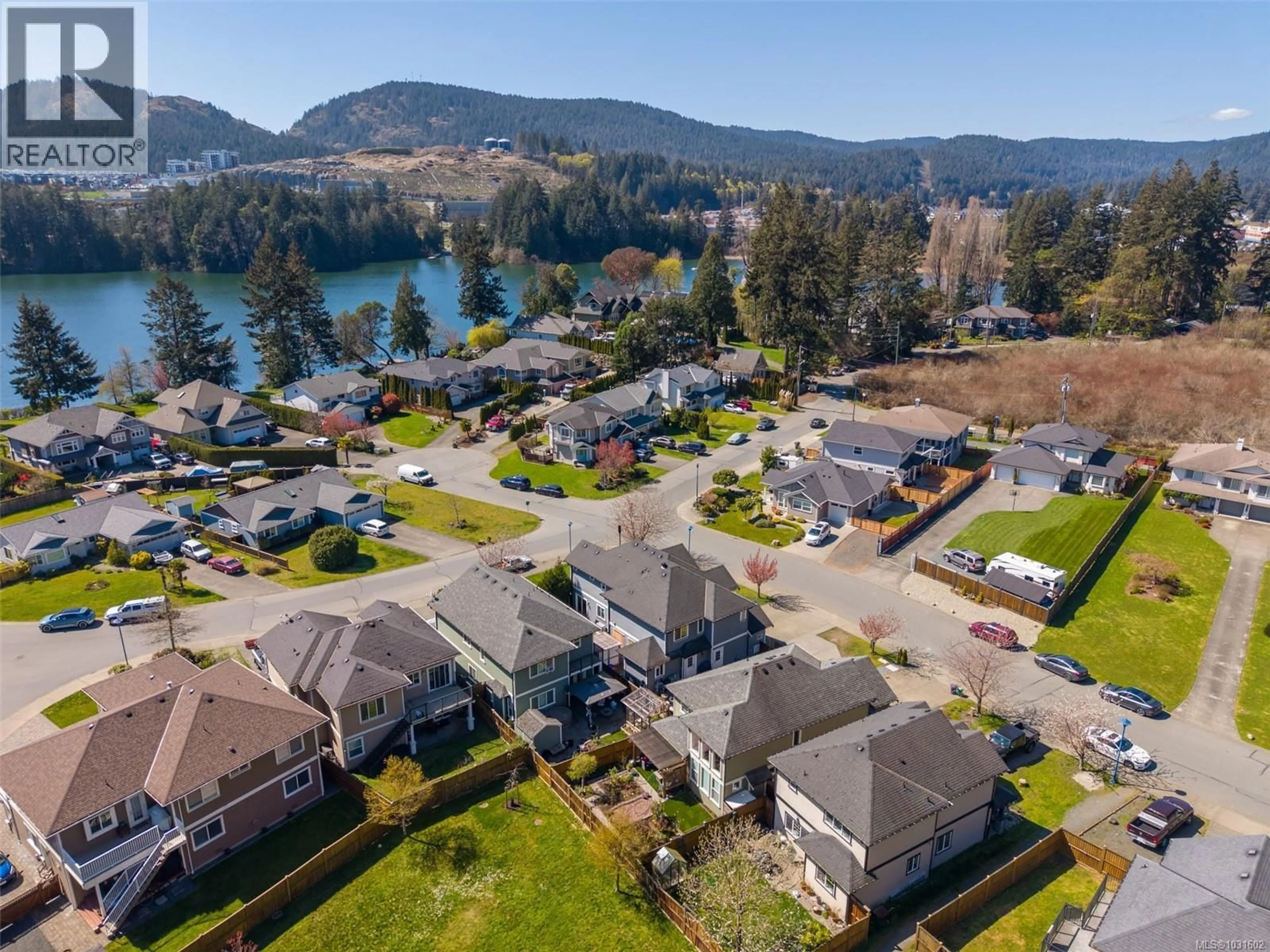 A pic from outside/outdoor area/front of a property/back of a property/a pic from drone, water/lake/river/ocean view for 2798 LAKESHORE PLACE, Langford British Columbia V9B5T5