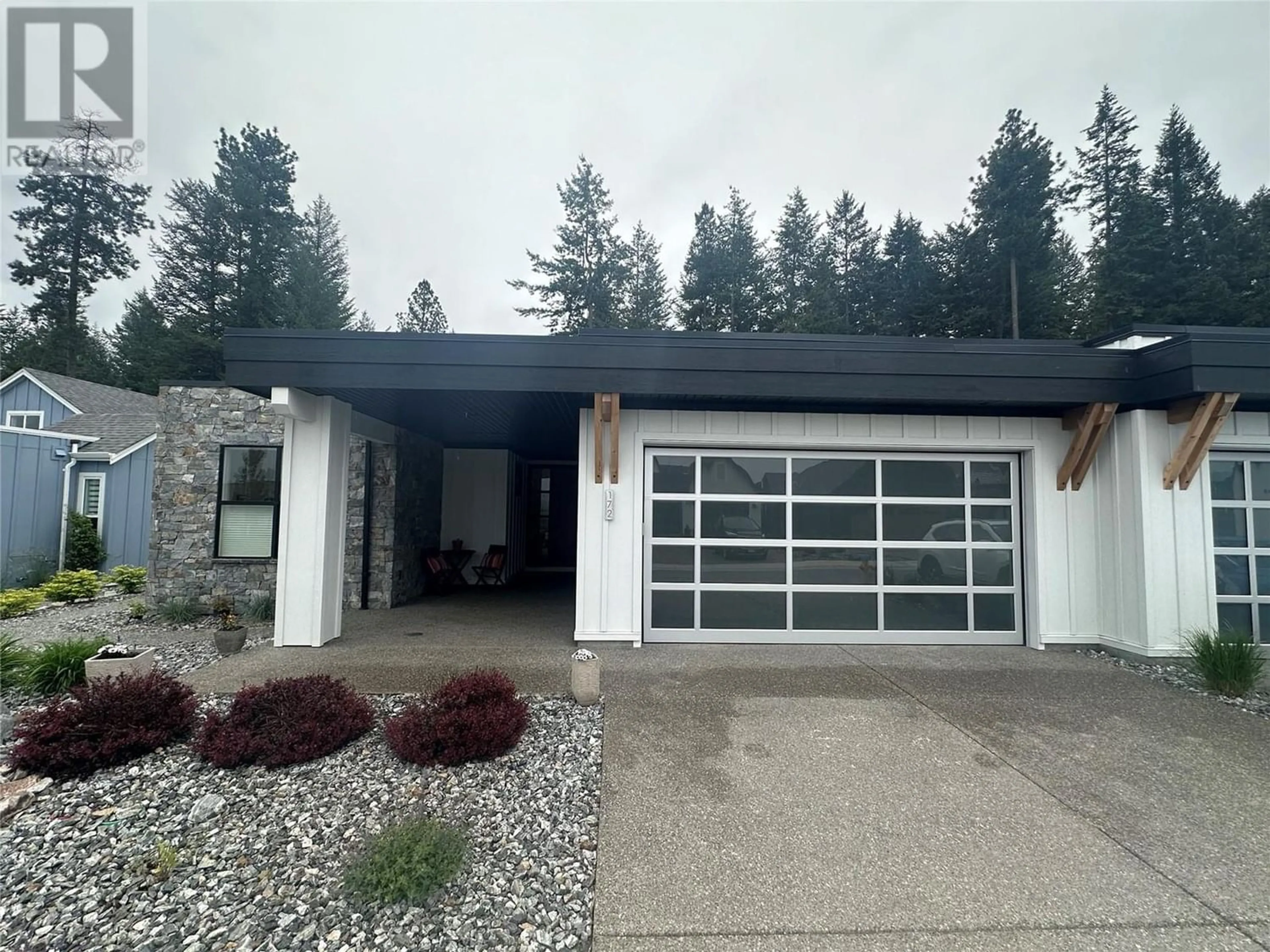 Indoor garage for 172 Diamond Way, Vernon British Columbia V1H0A2