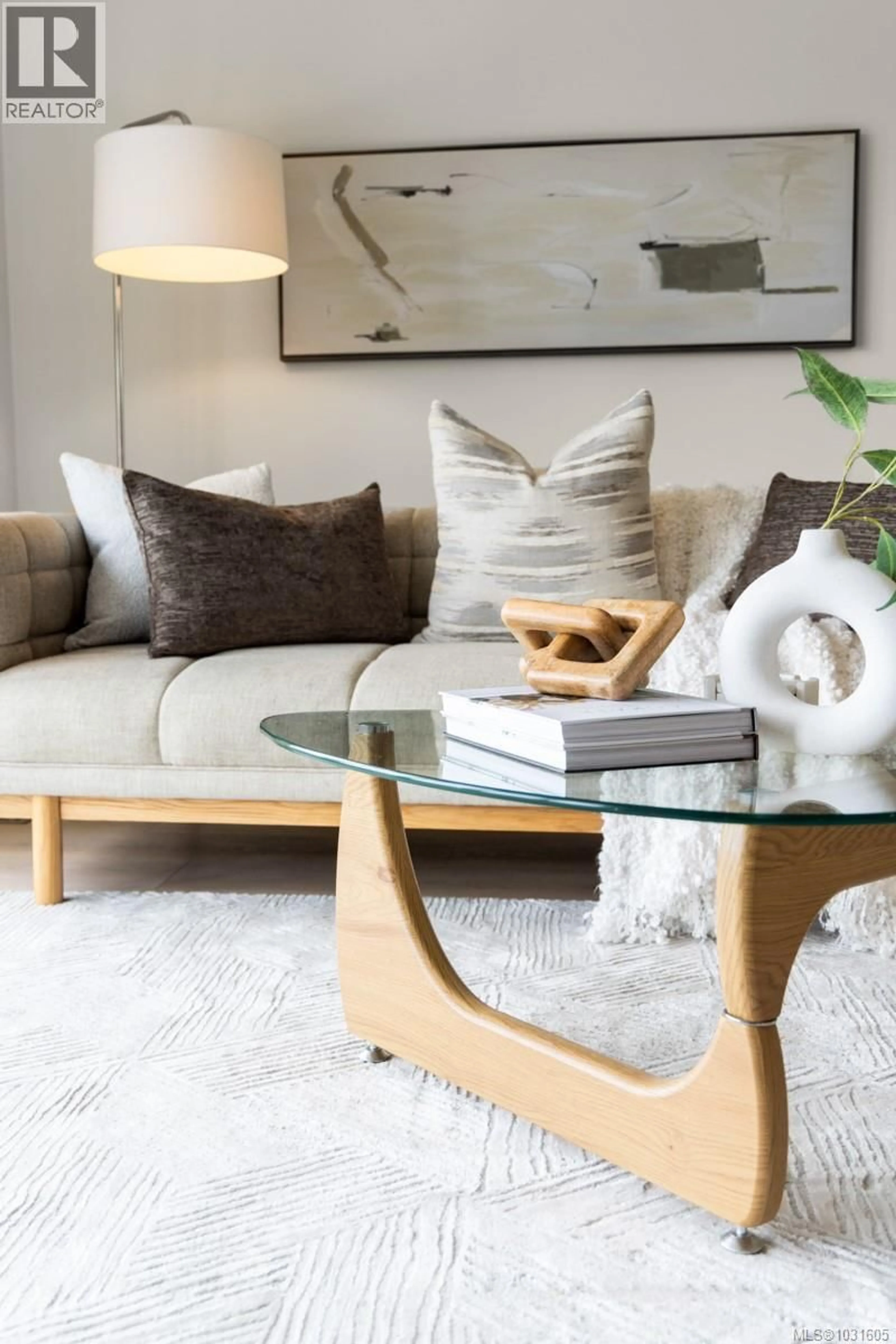 Living room with furniture, unknown for 916 MONTEREY AVENUE, Oak Bay British Columbia V8S4A2