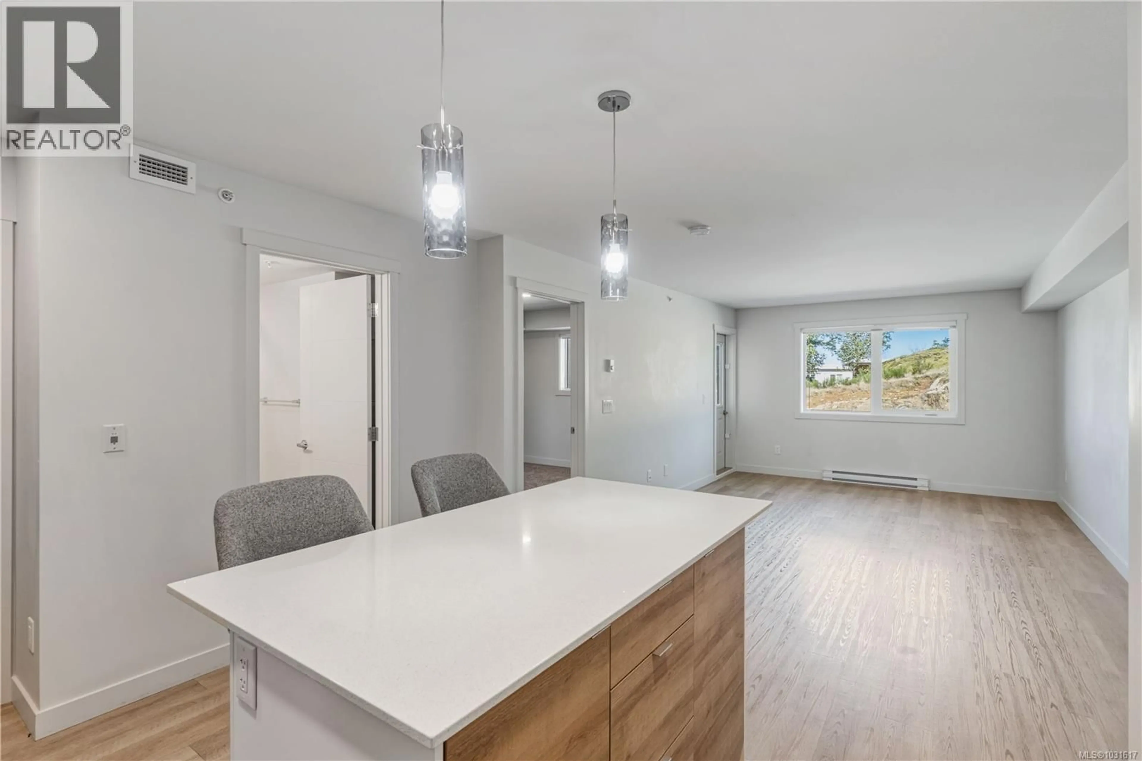 Open concept kitchen, unknown for 304 - 4820 CEDAR RIDGE PLACE, Nanaimo British Columbia V9T0M7