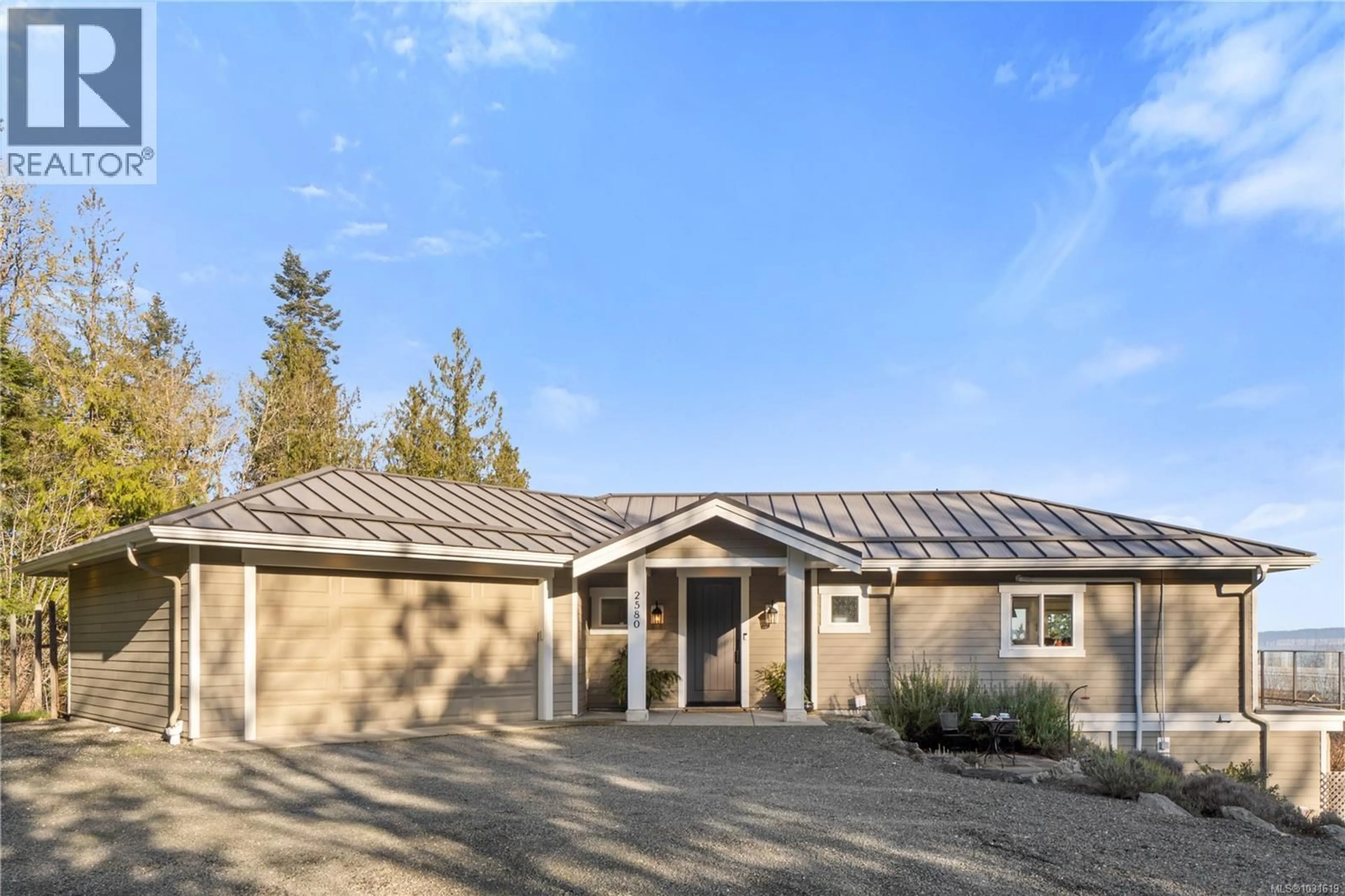 Home with vinyl exterior material, unknown for 2580 INGRAM ROAD EAST, Nanaimo British Columbia V9G1E4