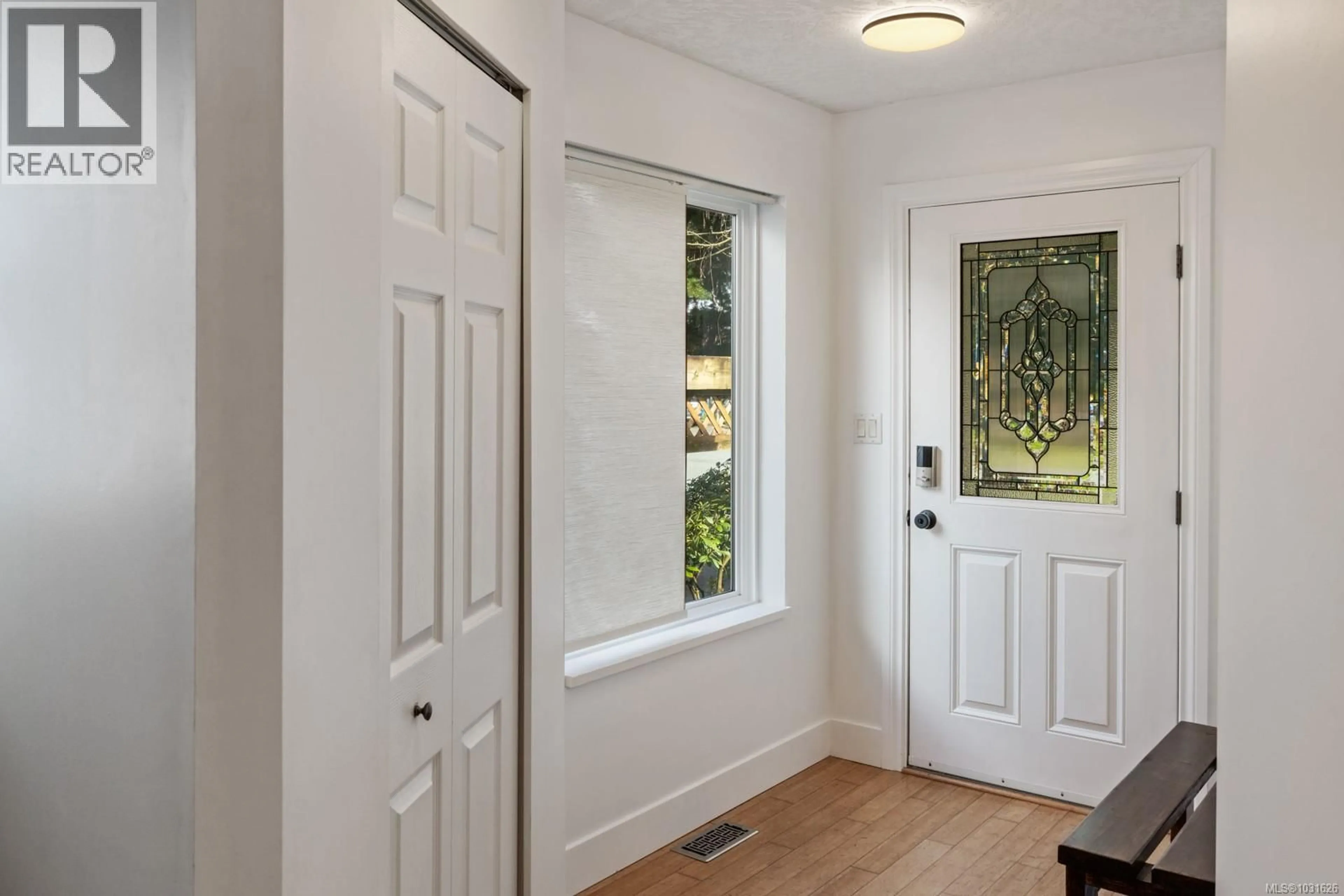 Indoor entryway for B - 1993 CHOQUETTE PLACE, Courtenay British Columbia V9N8Y3