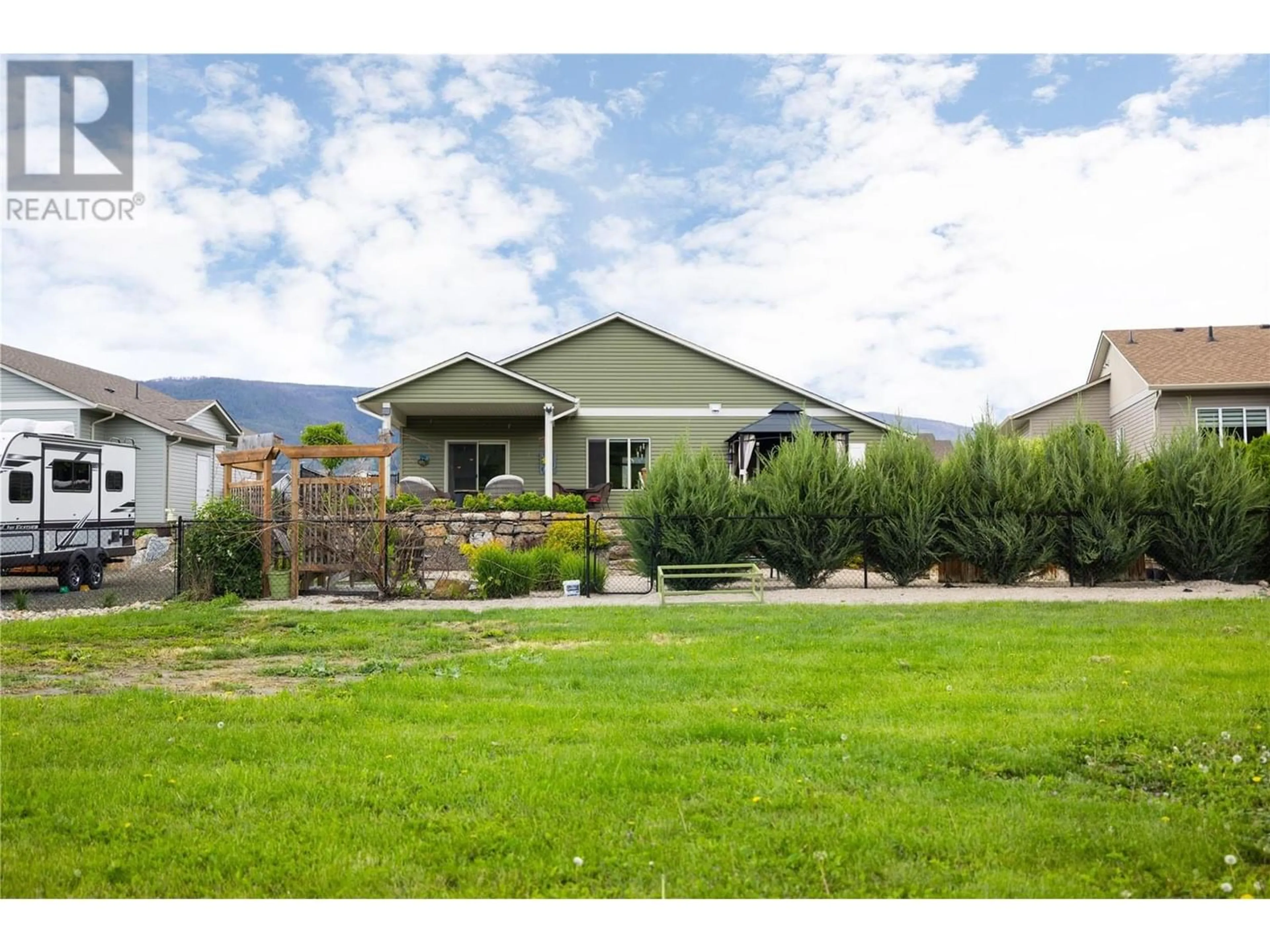 Frontside or backside of a home for 455 4 Street, Vernon British Columbia V1H1Z1