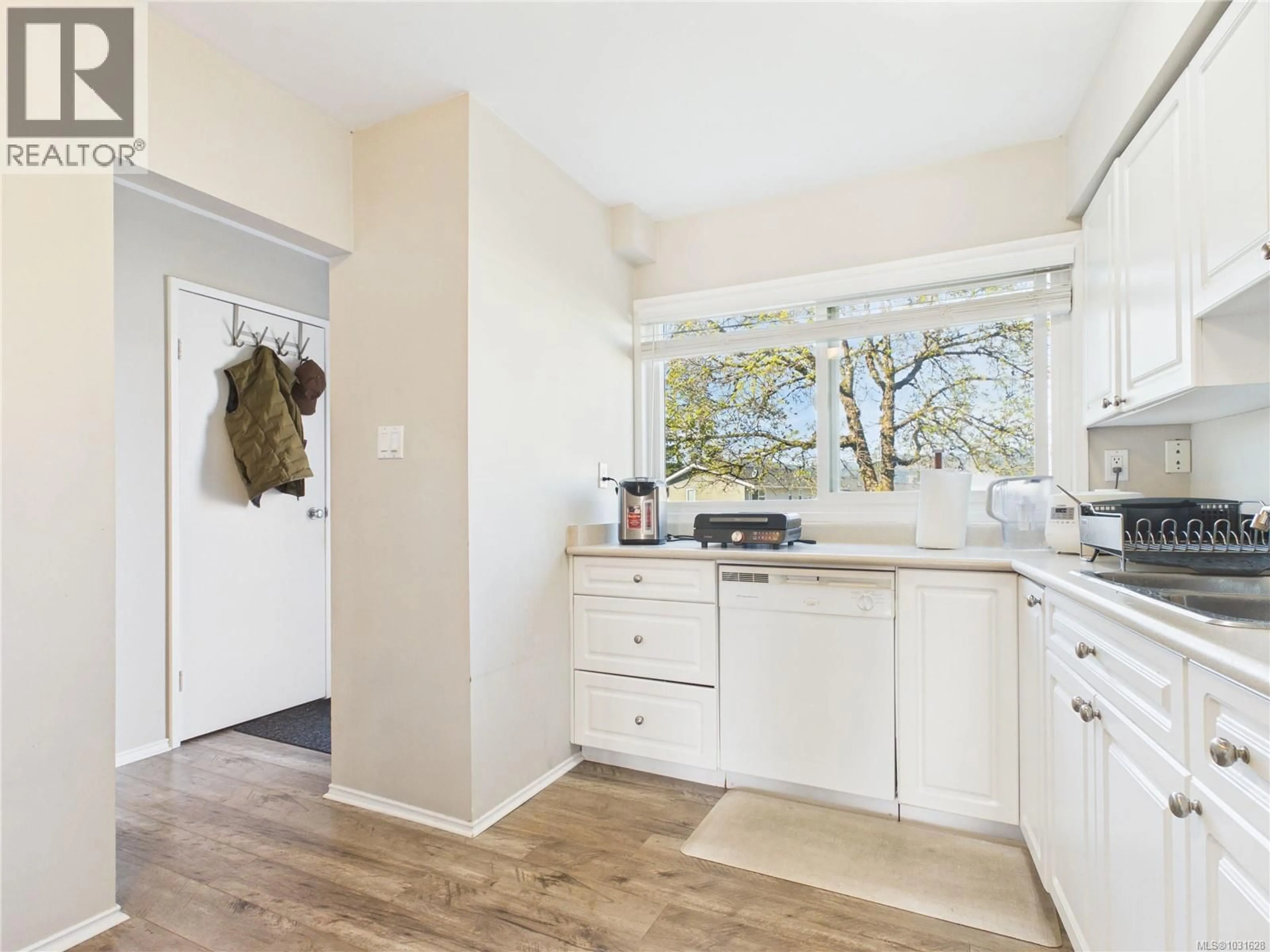 Standard kitchen, unknown for 48 - 4110 KENDALL AVENUE, Port Alberni British Columbia V9Y5J1