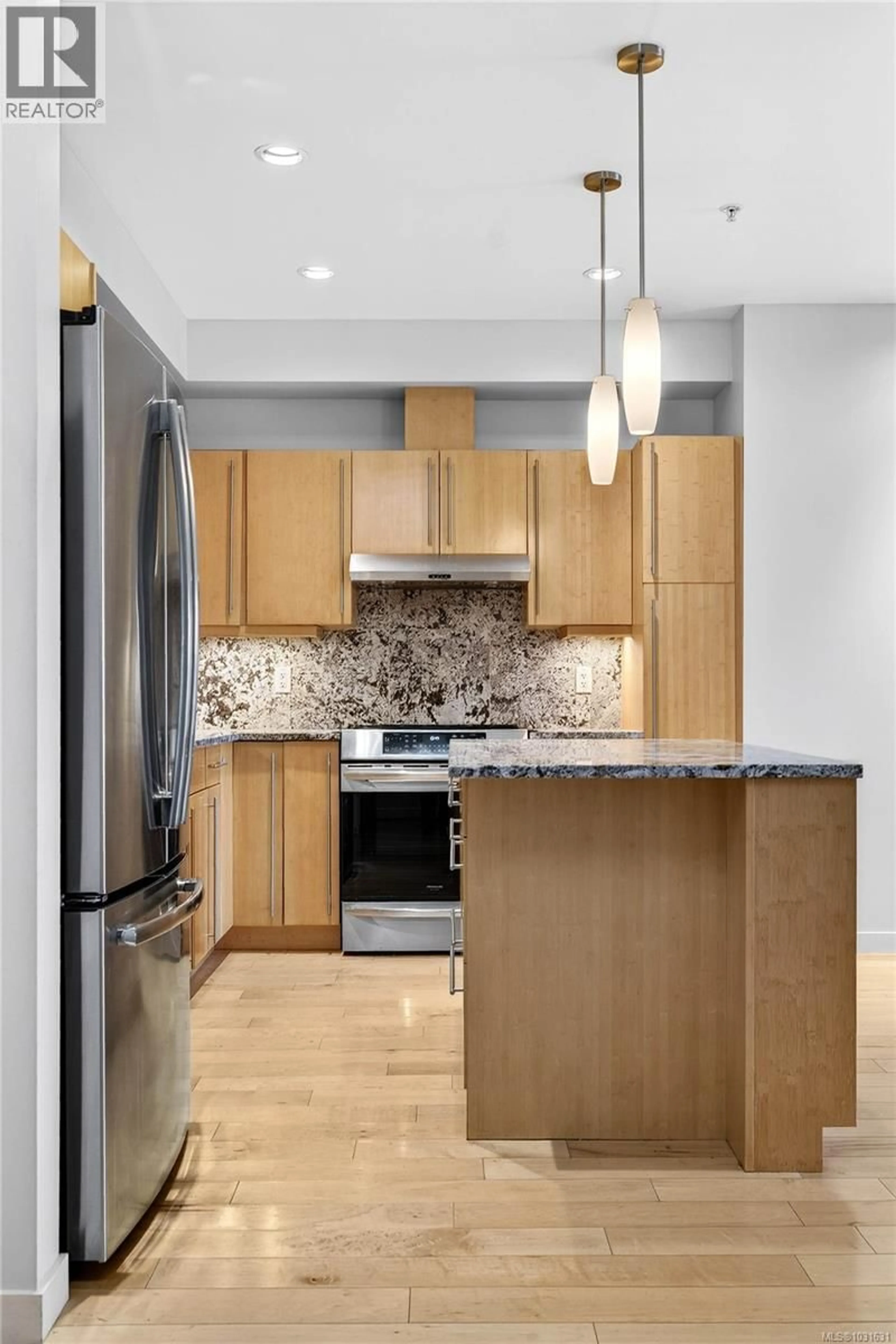 Contemporary kitchen, unknown for 202 - 6591 LINCROFT ROAD, Sooke British Columbia V9Z1M2