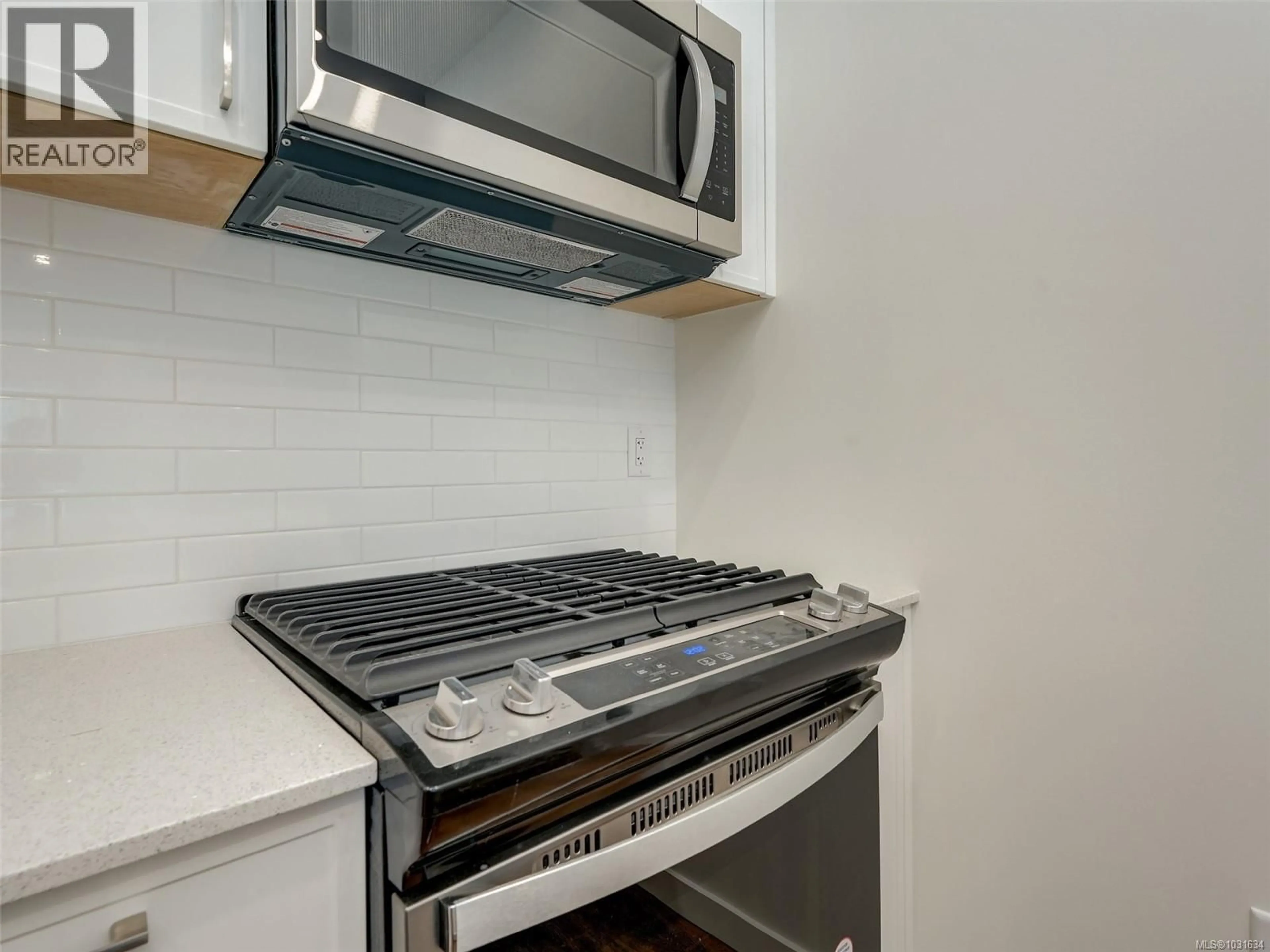 Standard kitchen, unknown for 309 - 654 GRANDERSON ROAD, Langford British Columbia V9B7B9