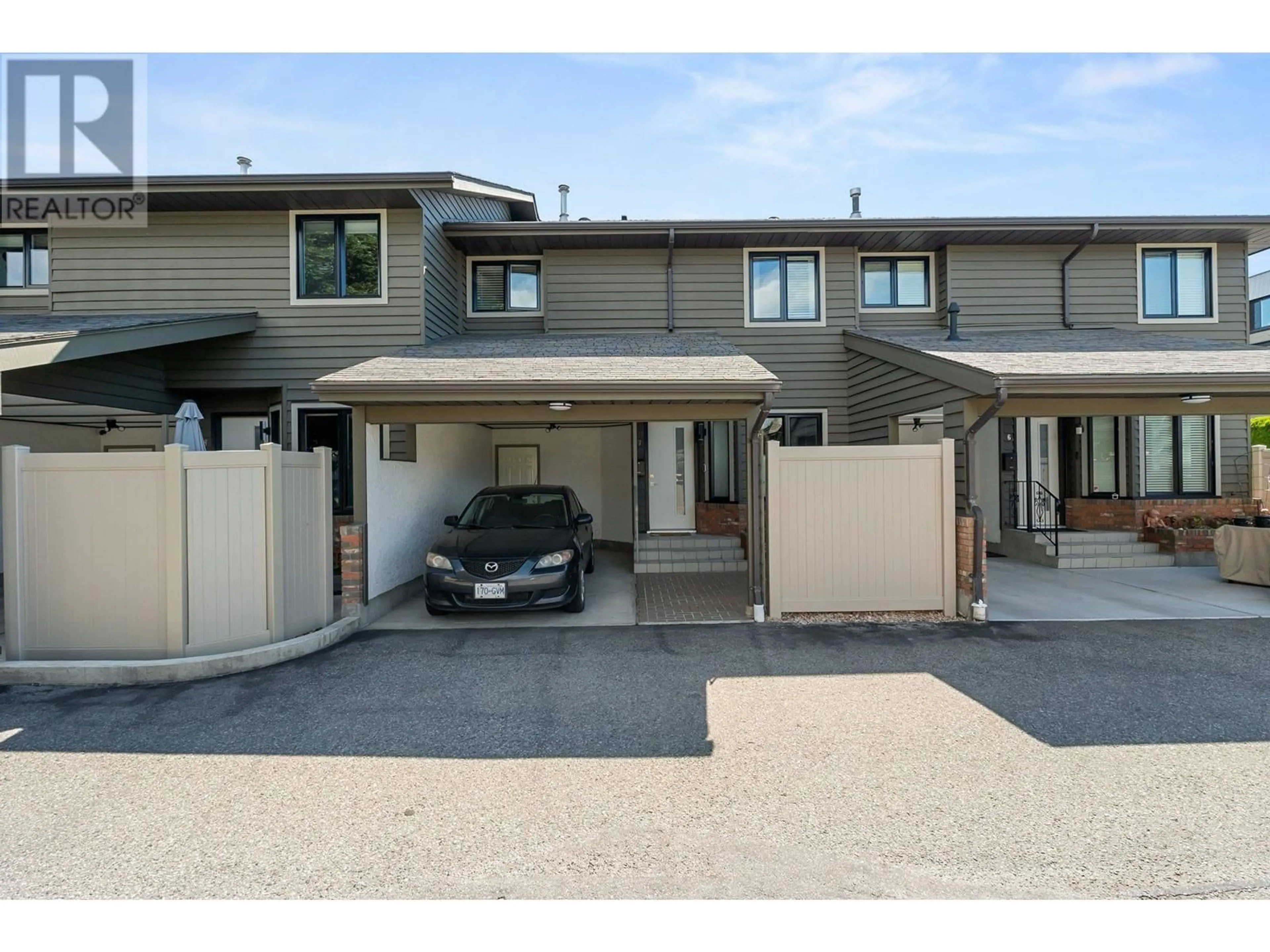 A pic from exterior of the house or condo, the street view for 1645 Ufton Court Unit# 7 Lot# SL 7, Kelowna British Columbia V1Y8G7