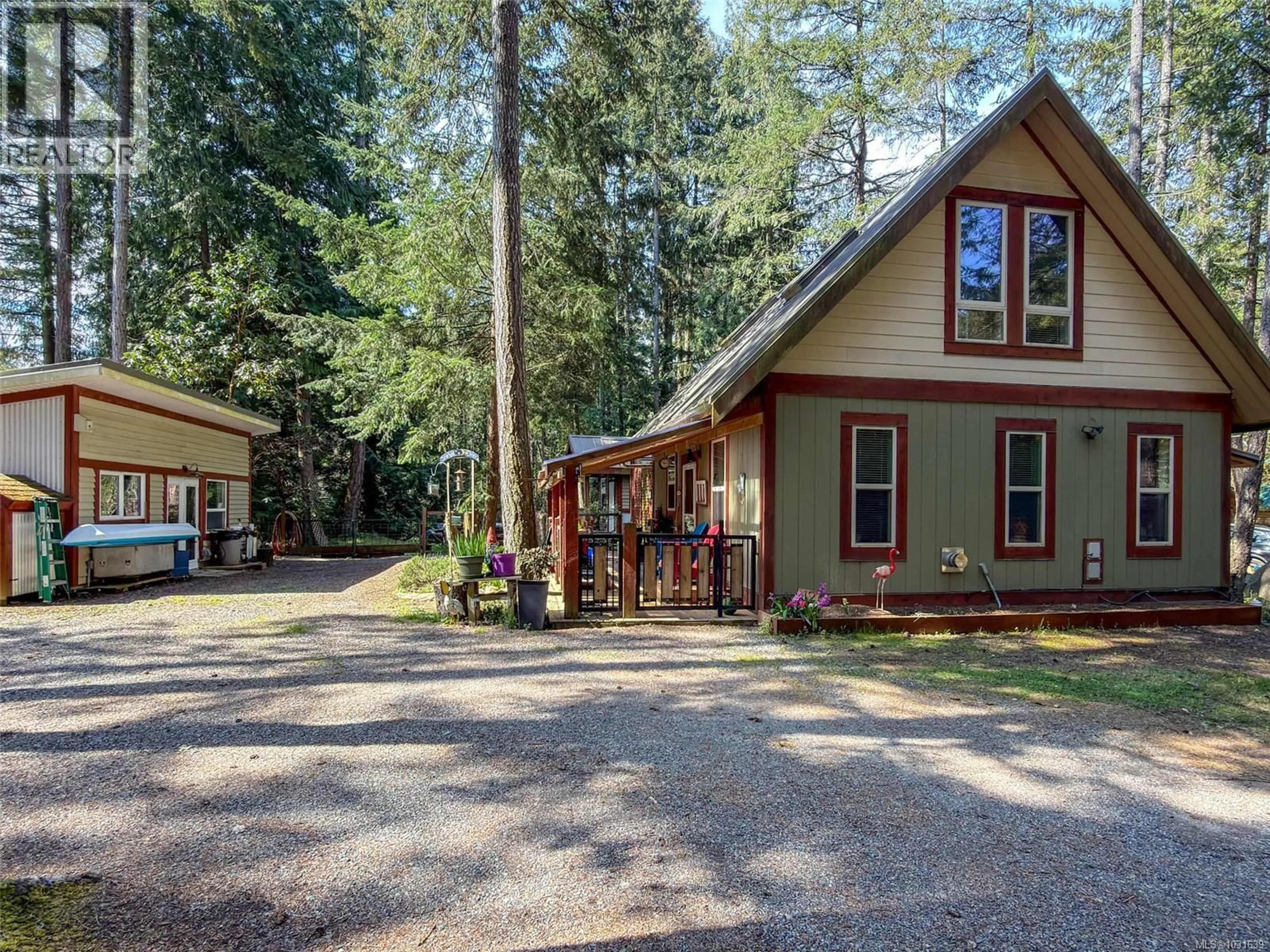 A pic from outside/outdoor area/front of a property/back of a property/a pic from drone, unknown for 1211 HARRISON WAY, Gabriola Island British Columbia V0R1X2