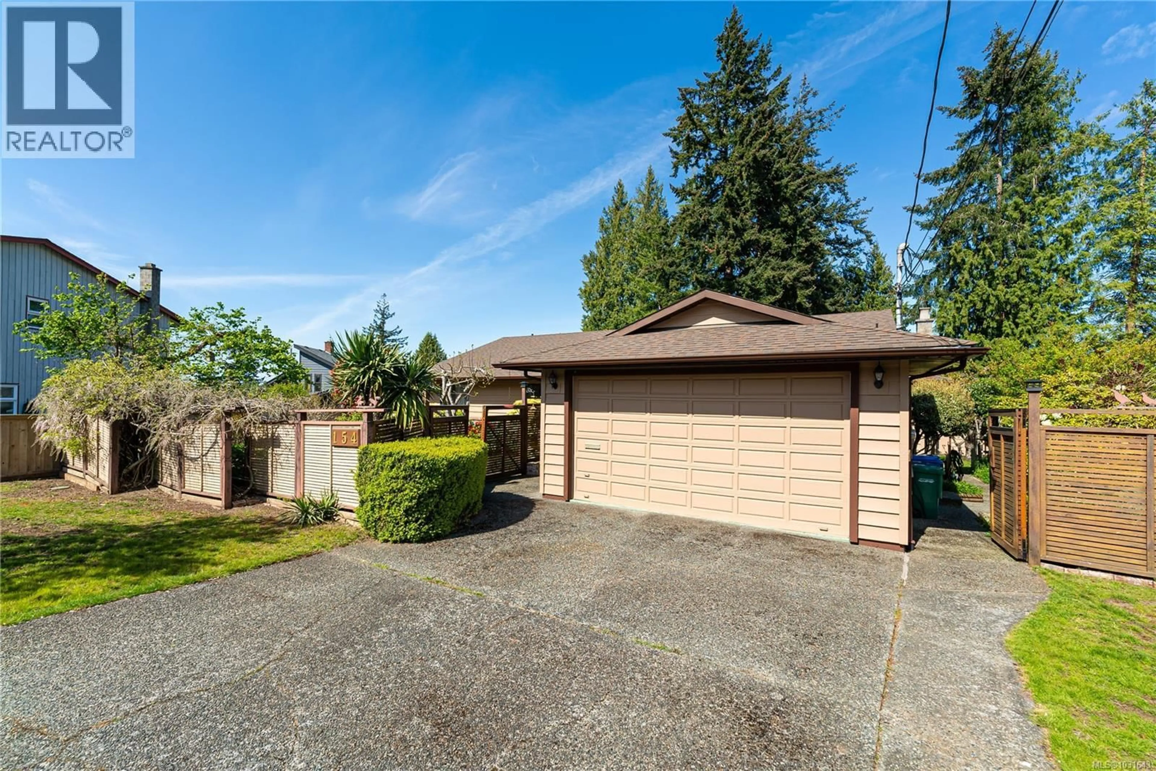 A pic from outside/outdoor area/front of a property/back of a property/a pic from drone, street for 154 AVALON PLACE, Nanaimo British Columbia V9V1G3
