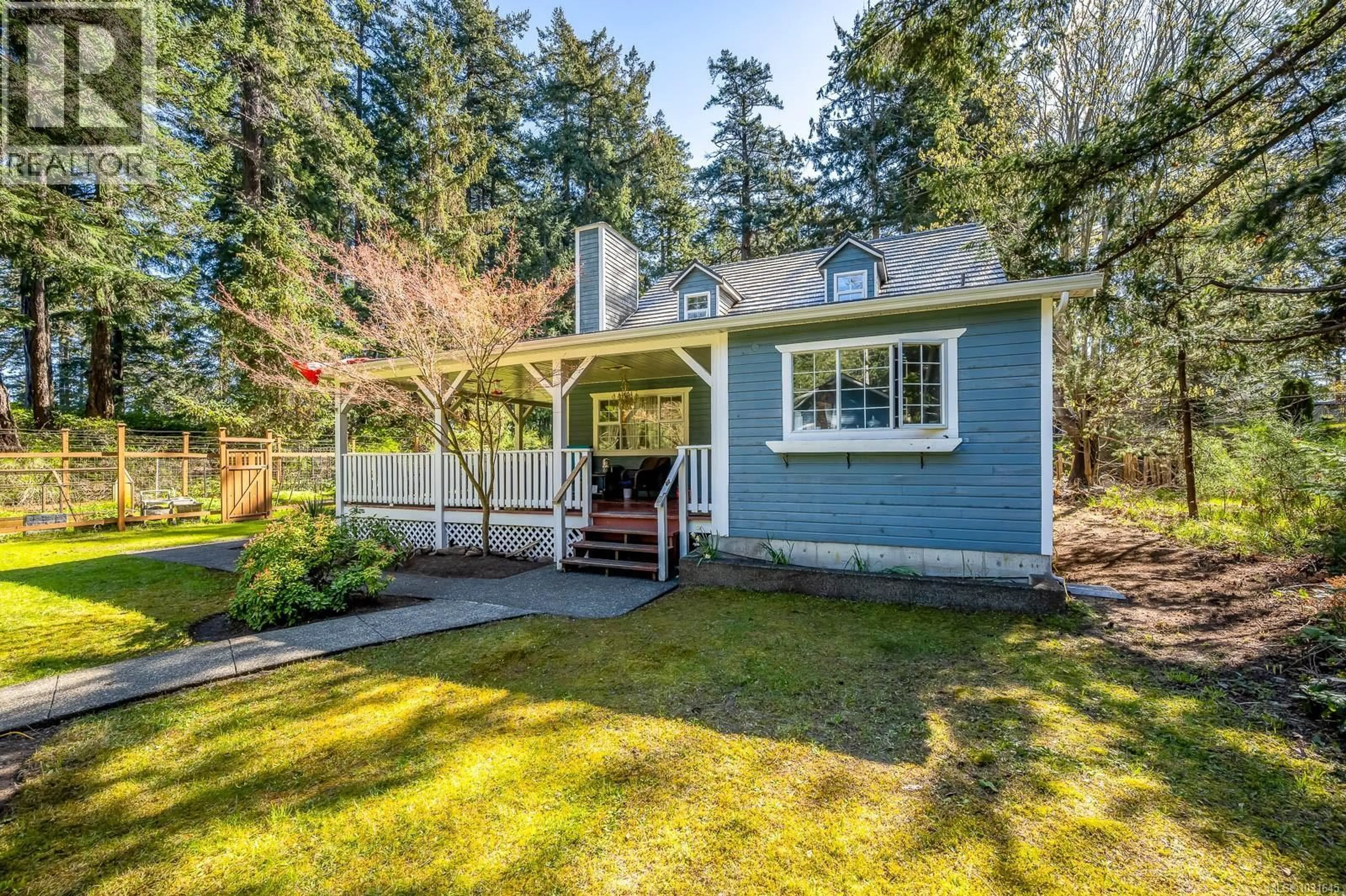 Home with vinyl exterior material, street for 745 LAZO ROAD, Comox British Columbia V9M3V6